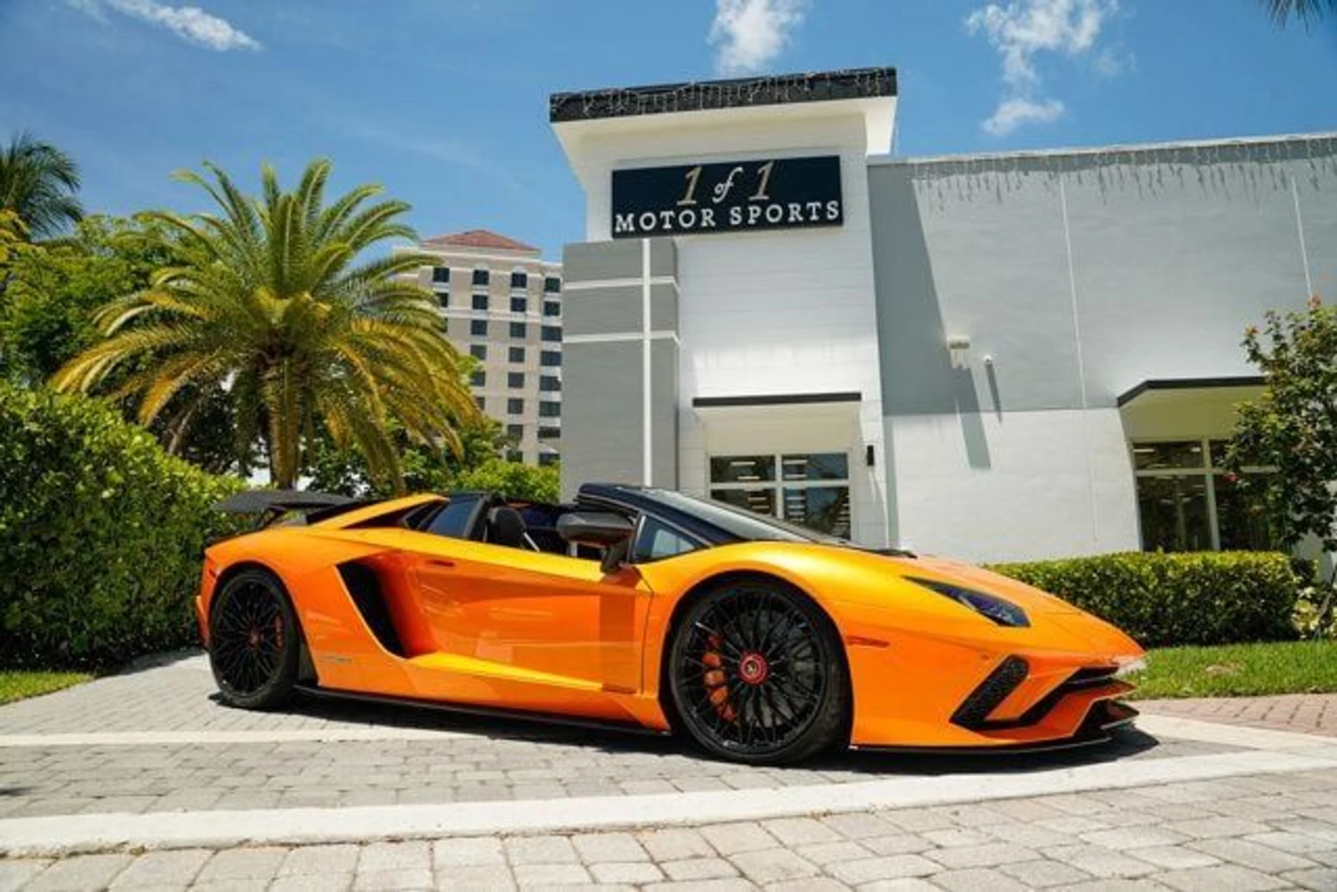 mph091_409091403_used_2018_lamborghini_aventador_sroadster_14354_22897283_92_640_a92d9c919f