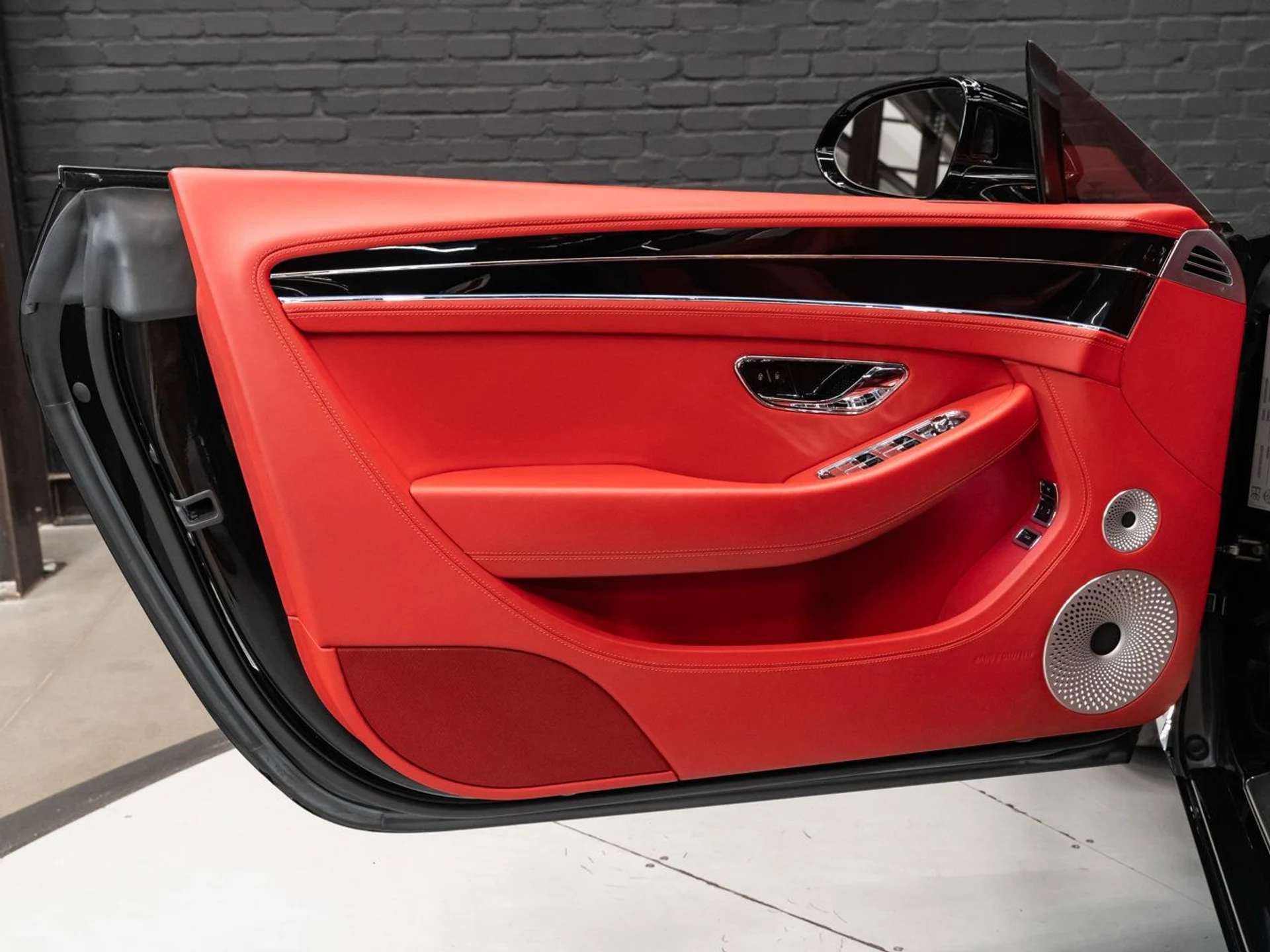 mph091_4115492887_bentley_continental_2020_57531ae54f