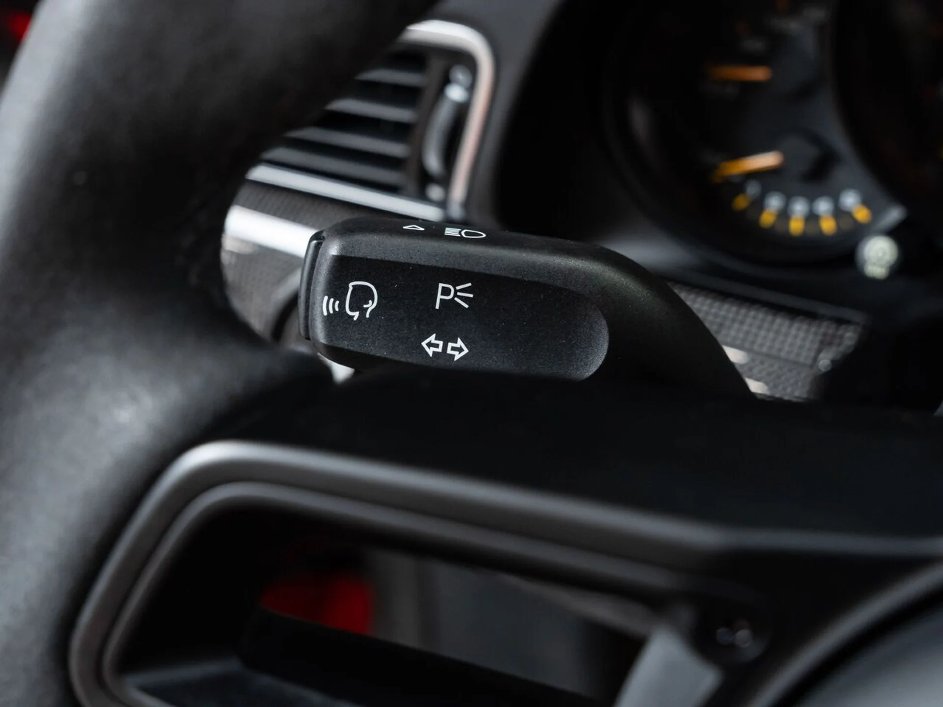 mph091_431018198_porsche_911_2018_1801d7f8d2