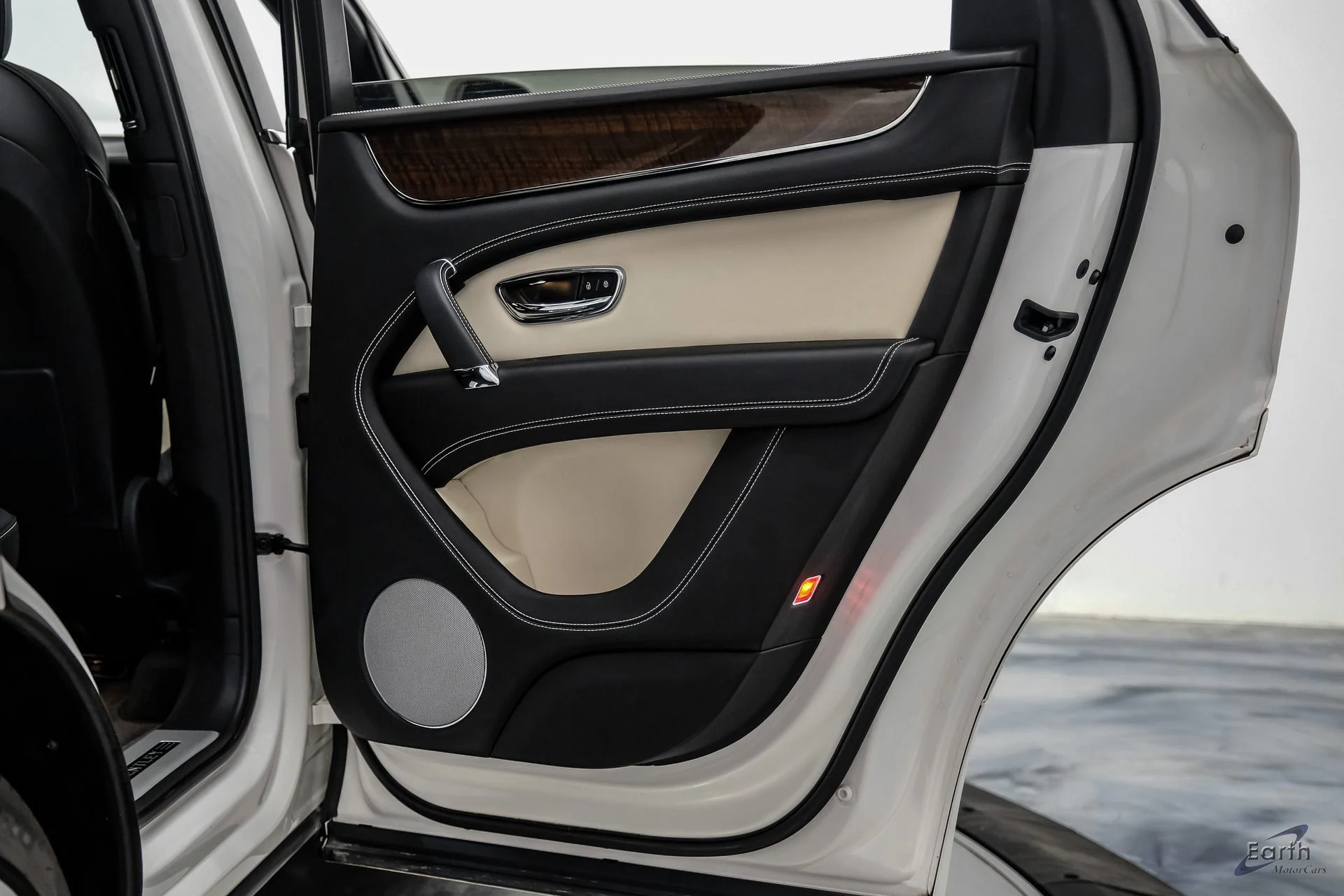 mph091_484078312_e890e8532b1665f18a6941666602b32ex_c946cd0dd6