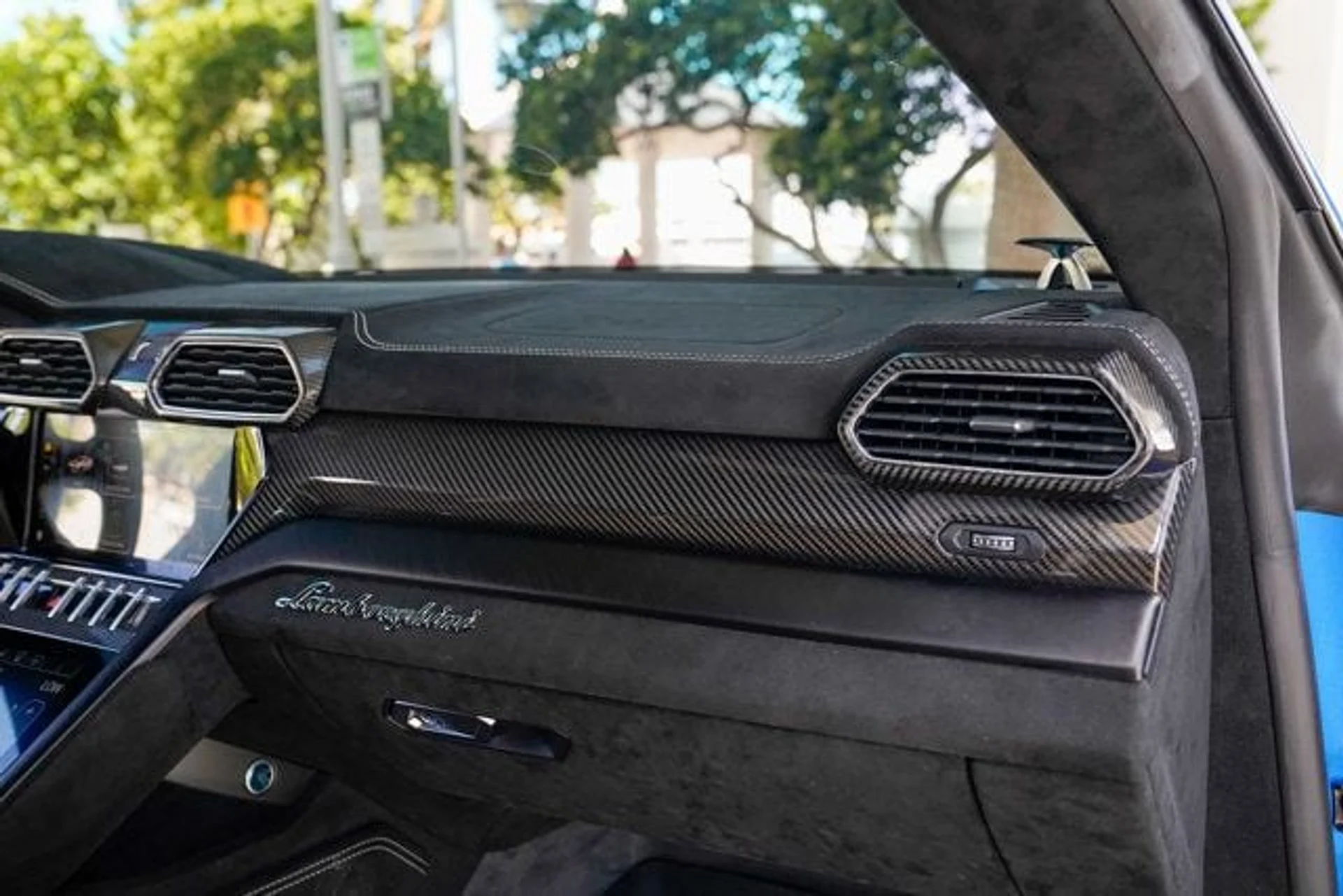 mph092_1173085452_used_2024_lamborghini_urus_performanteawd_14354_22887761_93_640_ed196af9b2