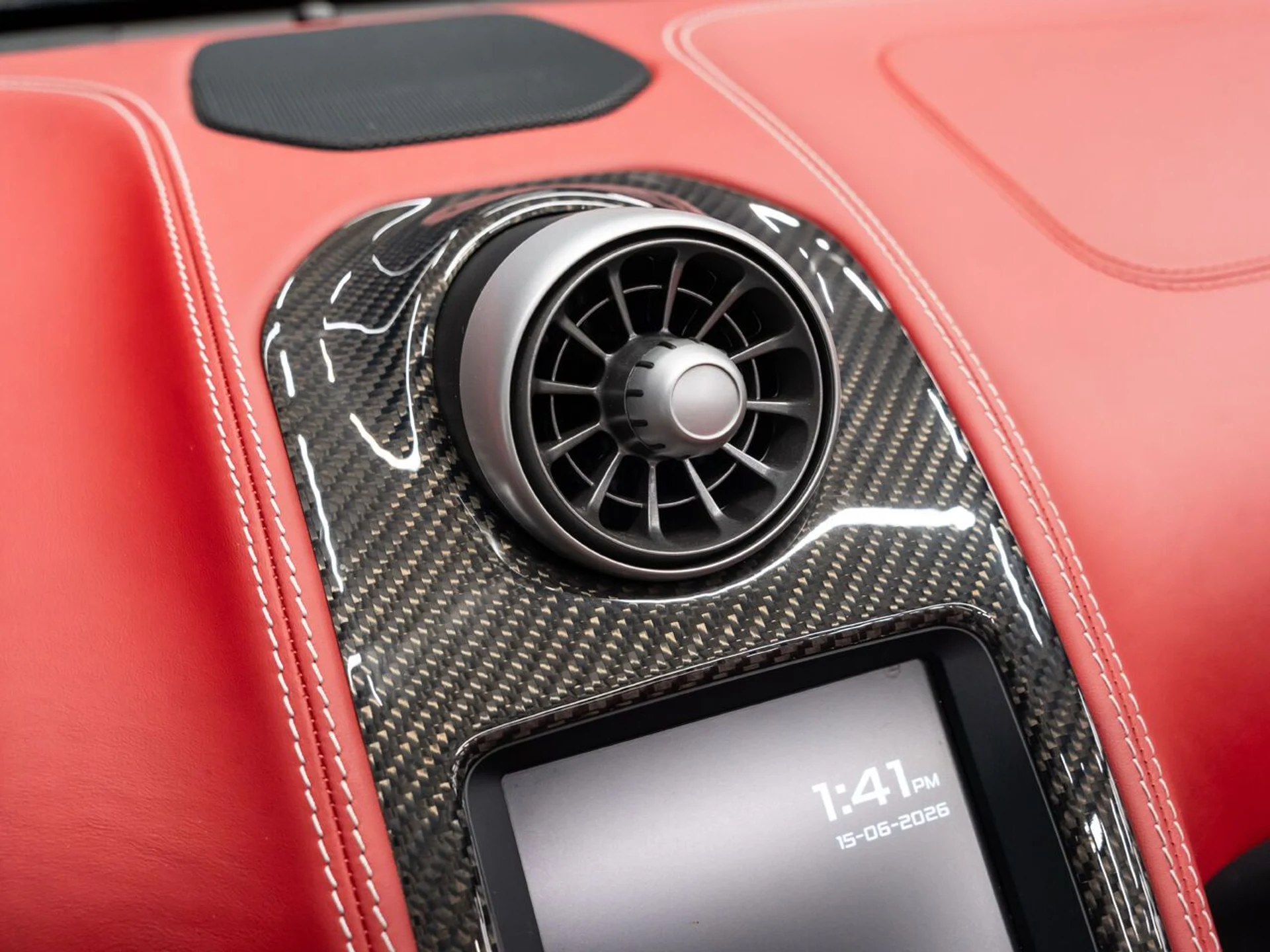mph092_1379250166_mclaren_650s_2015_e7b80a0ec7
