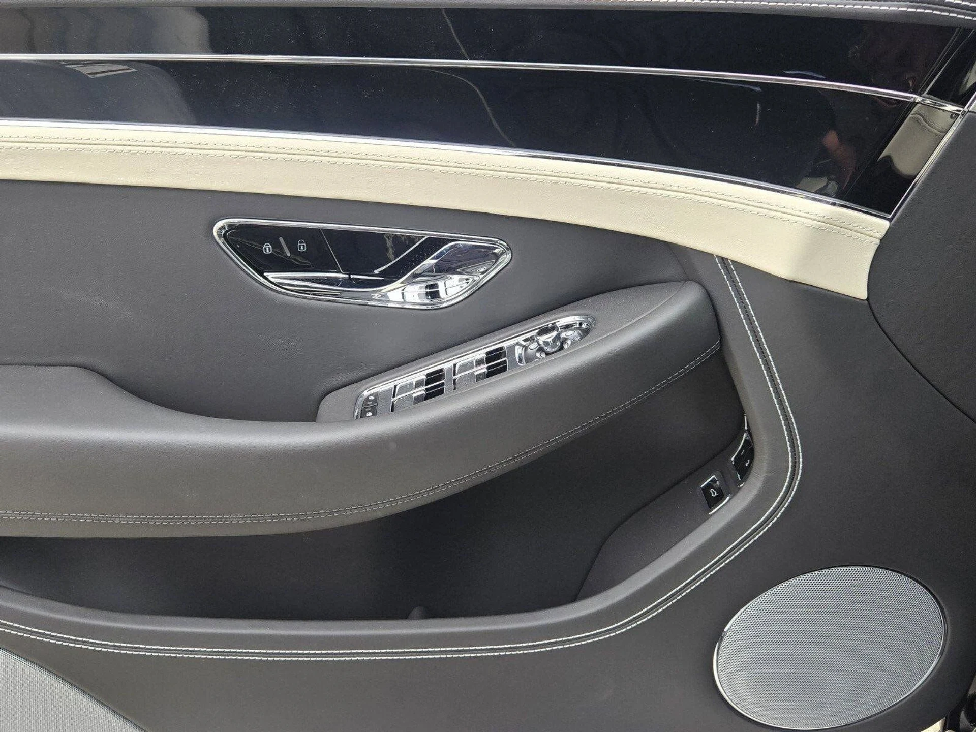 mph092_1469380706_bf51eea125ce33aad0ad65f6631dfe2dx_ffbf100374