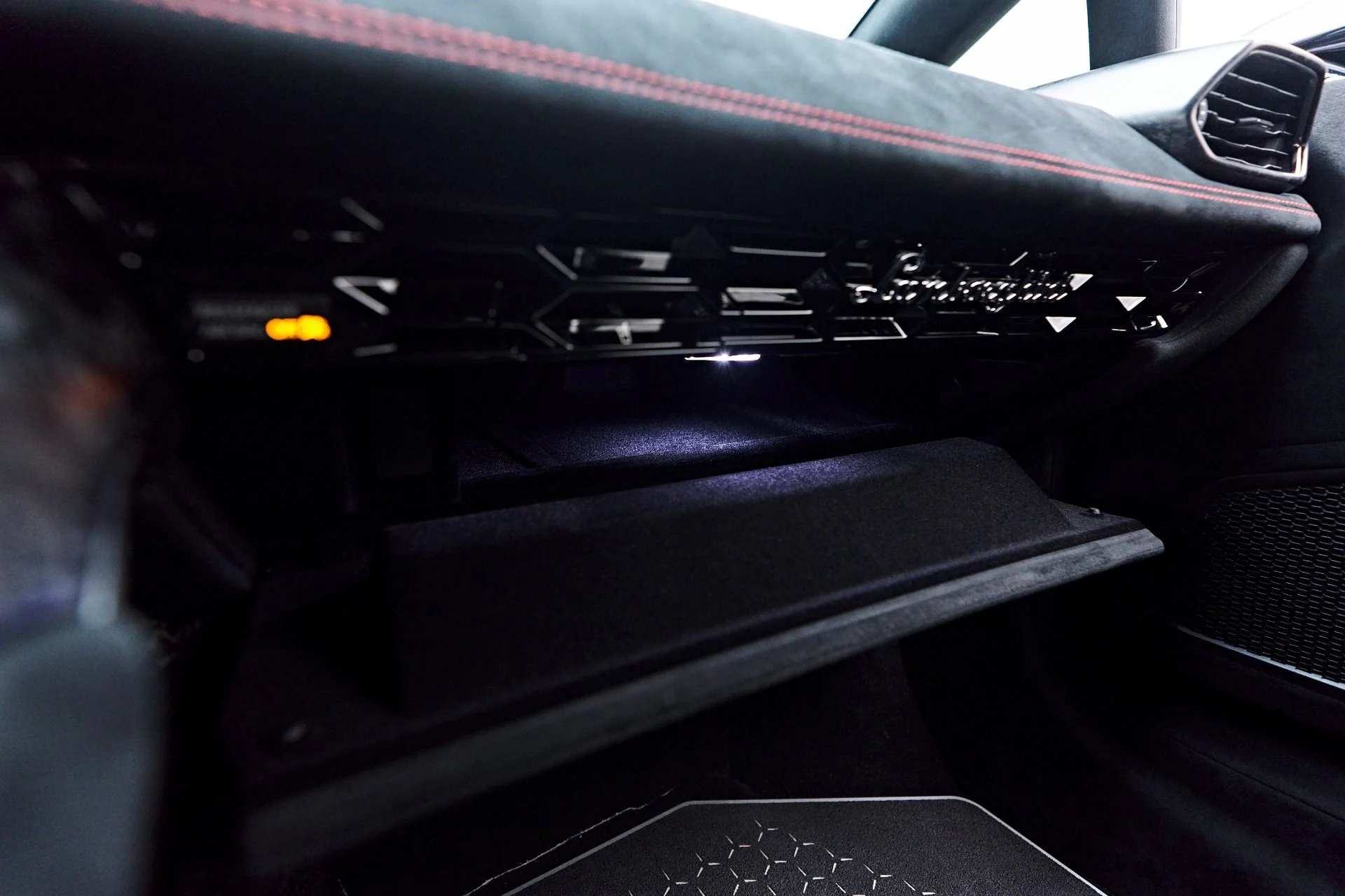 mph092_1650145754_Used_2018_Lamborghini_Huracan_Performante_1761069243_3cca975506
