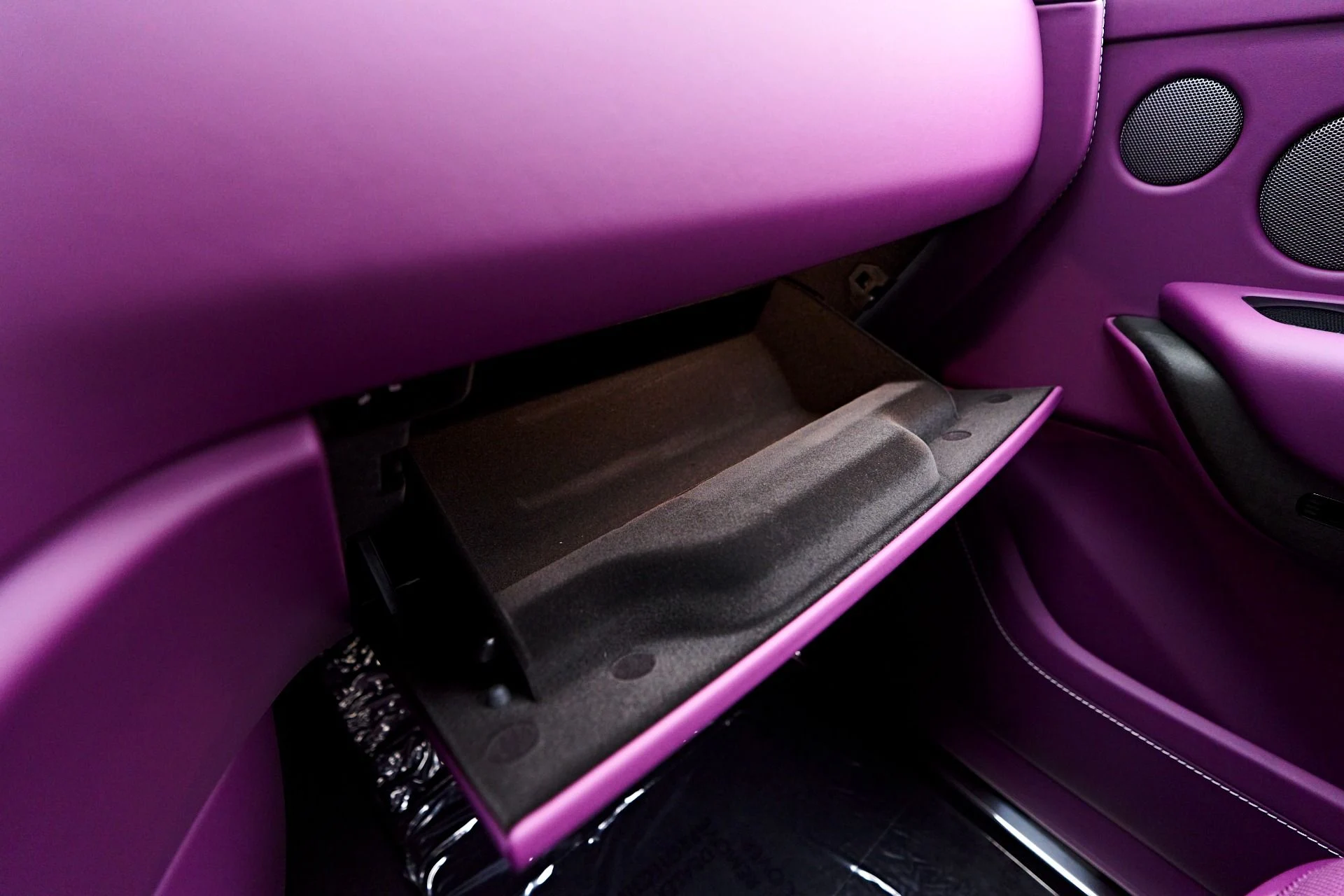 mph092_1841814271_Used_2024_Rolls_Royce_Cullinan_Base_1754099306_61c0ade6e1