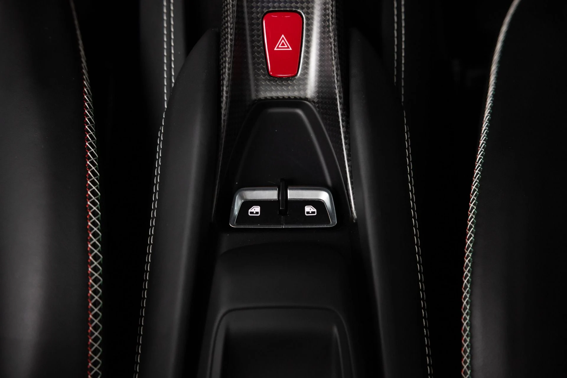 mph092_1924427516_Used_2022_Ferrari_F8_Spider_1789581635_3bed86b811