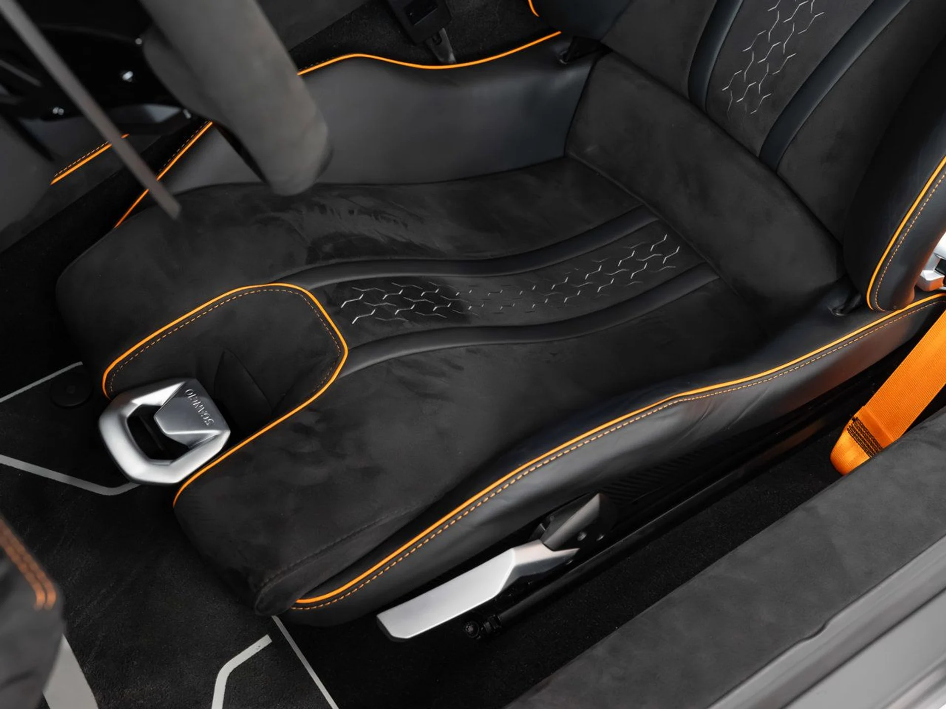 mph092_1974524354_lamborghini_huracan_2023_554b0a2b06