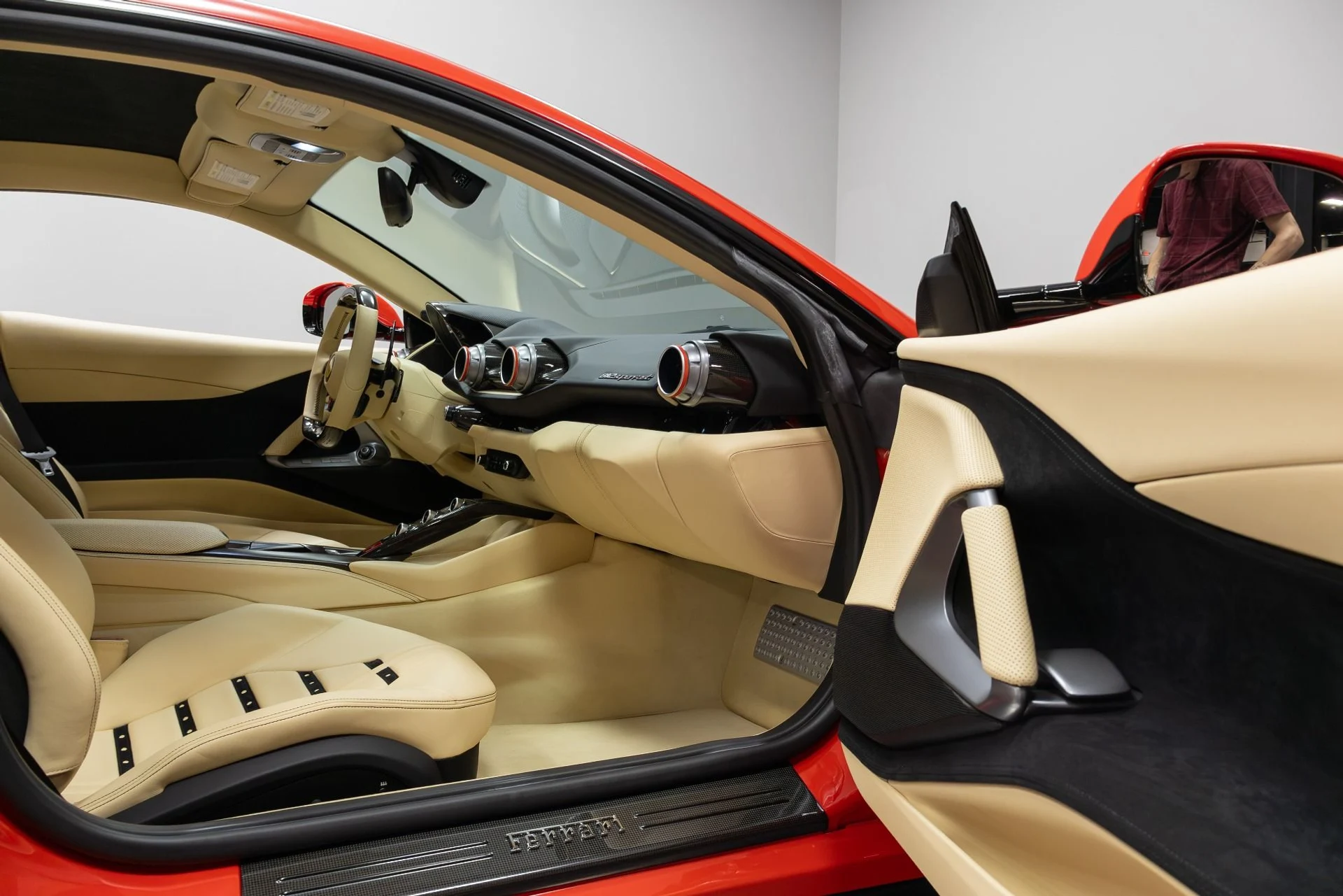 mph092_1993443628_Used_2018_Ferrari_812_Superfast_1763480061_e9c7a26d09