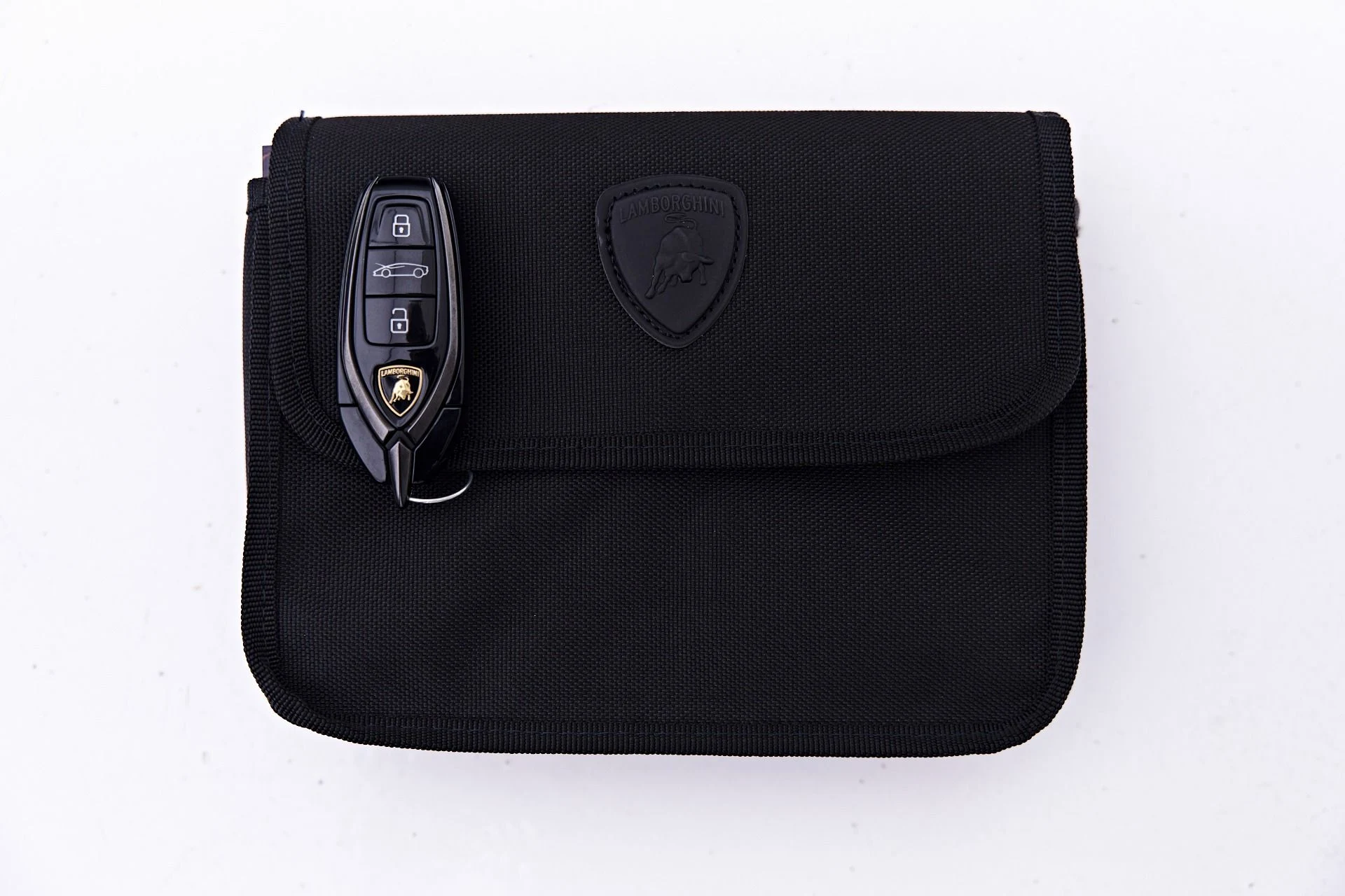 mph092_2175873822_Used_2025_Lamborghini_Revuelto_Base_1784242744_a713628ce3