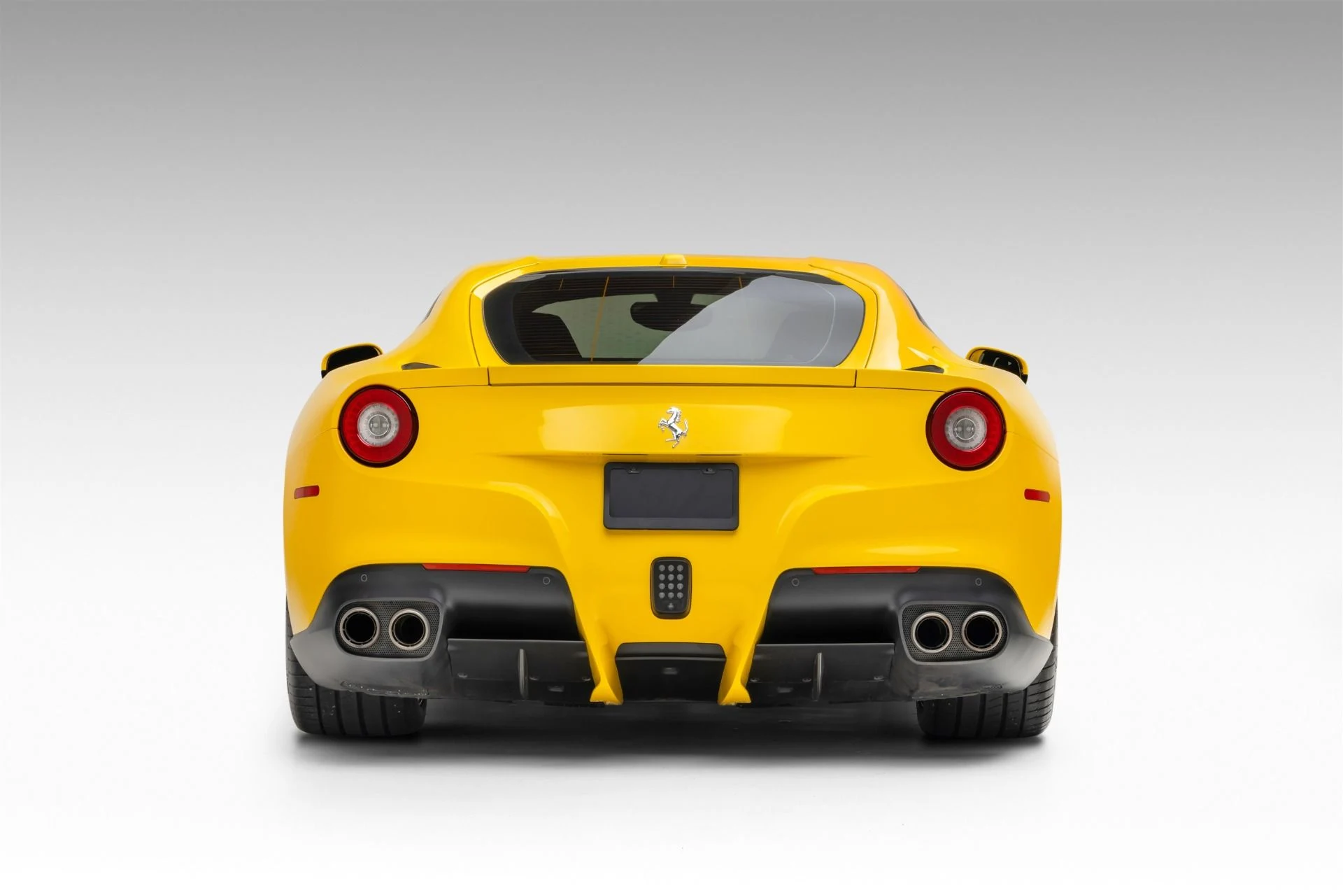 mph092_2297509437_Used_2014_Ferrari_F12berlinetta_1766171664_2624cc791d