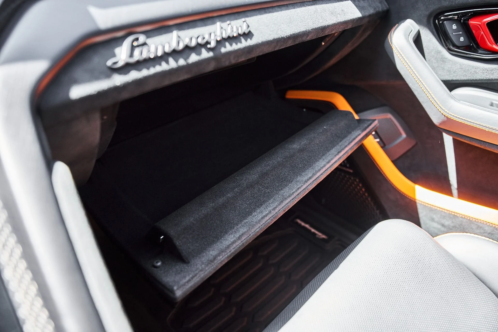 mph092_2757460949_Used_2023_Lamborghini_Urus_Performante_1778289021_652e740f78