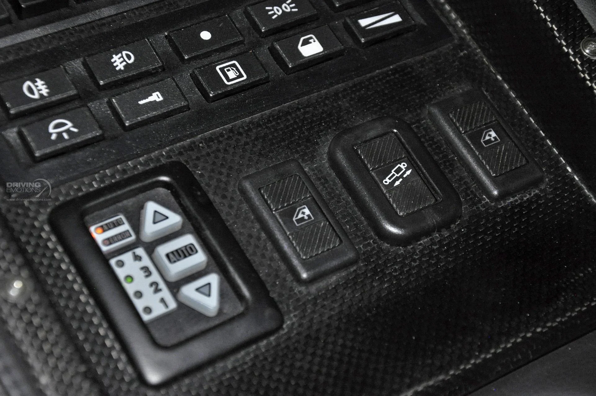 mph092_281704386_192_p93_l_ac2640935b