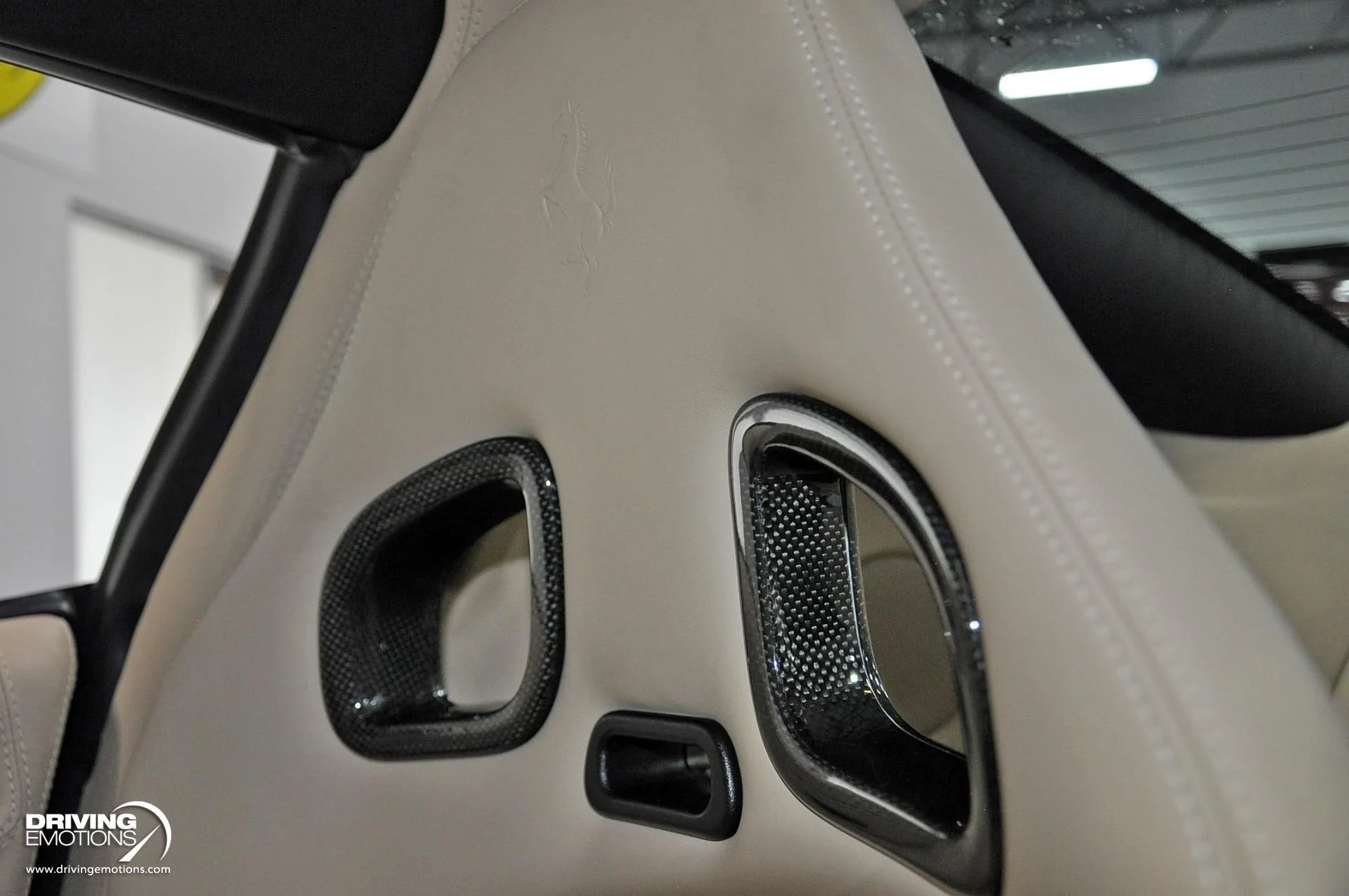 mph092_296231703_867_p93_l_470df004e6