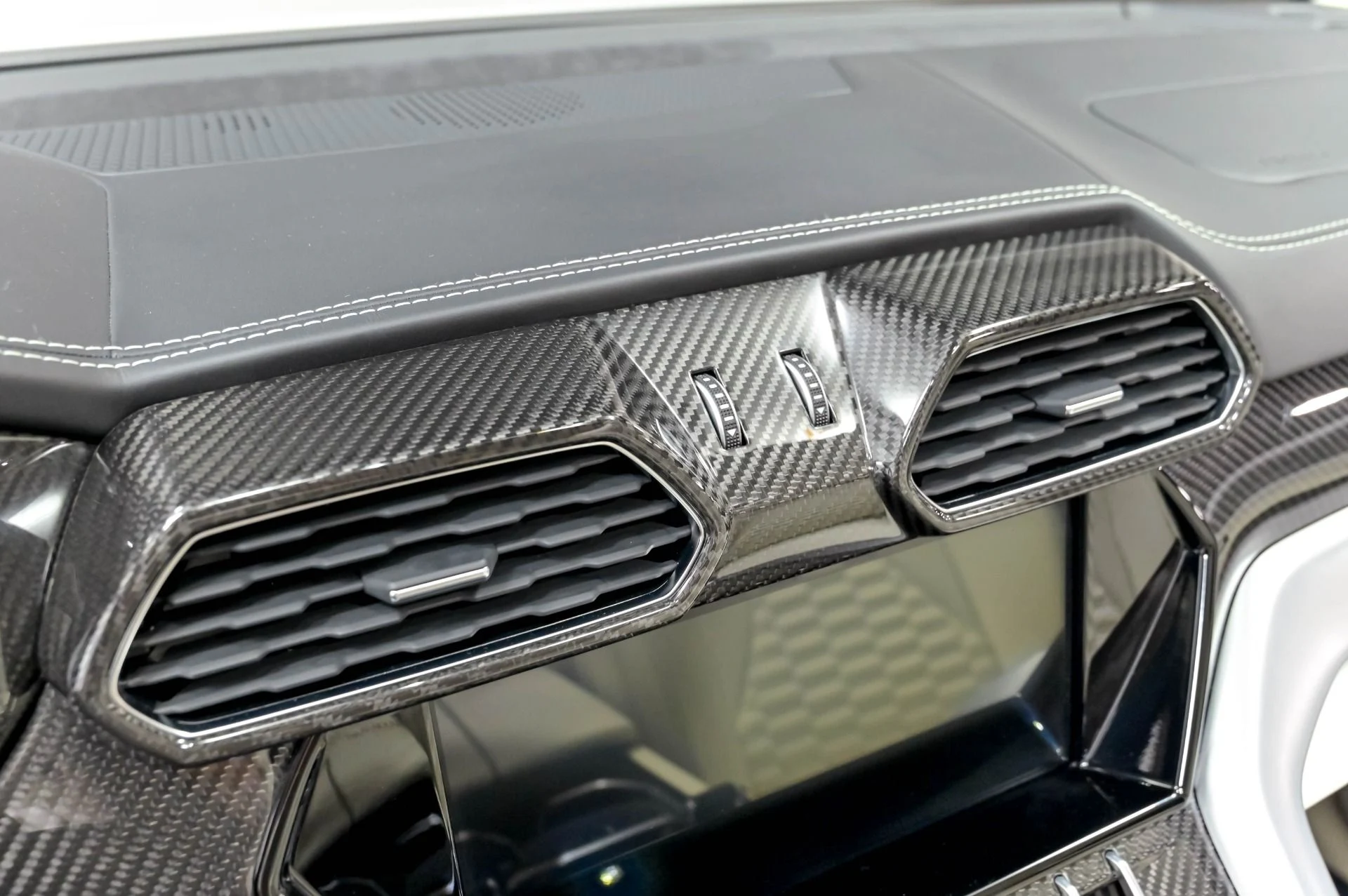 mph092_352118509_Used_2020_Lamborghini_Urus_1778528583_38416c728b