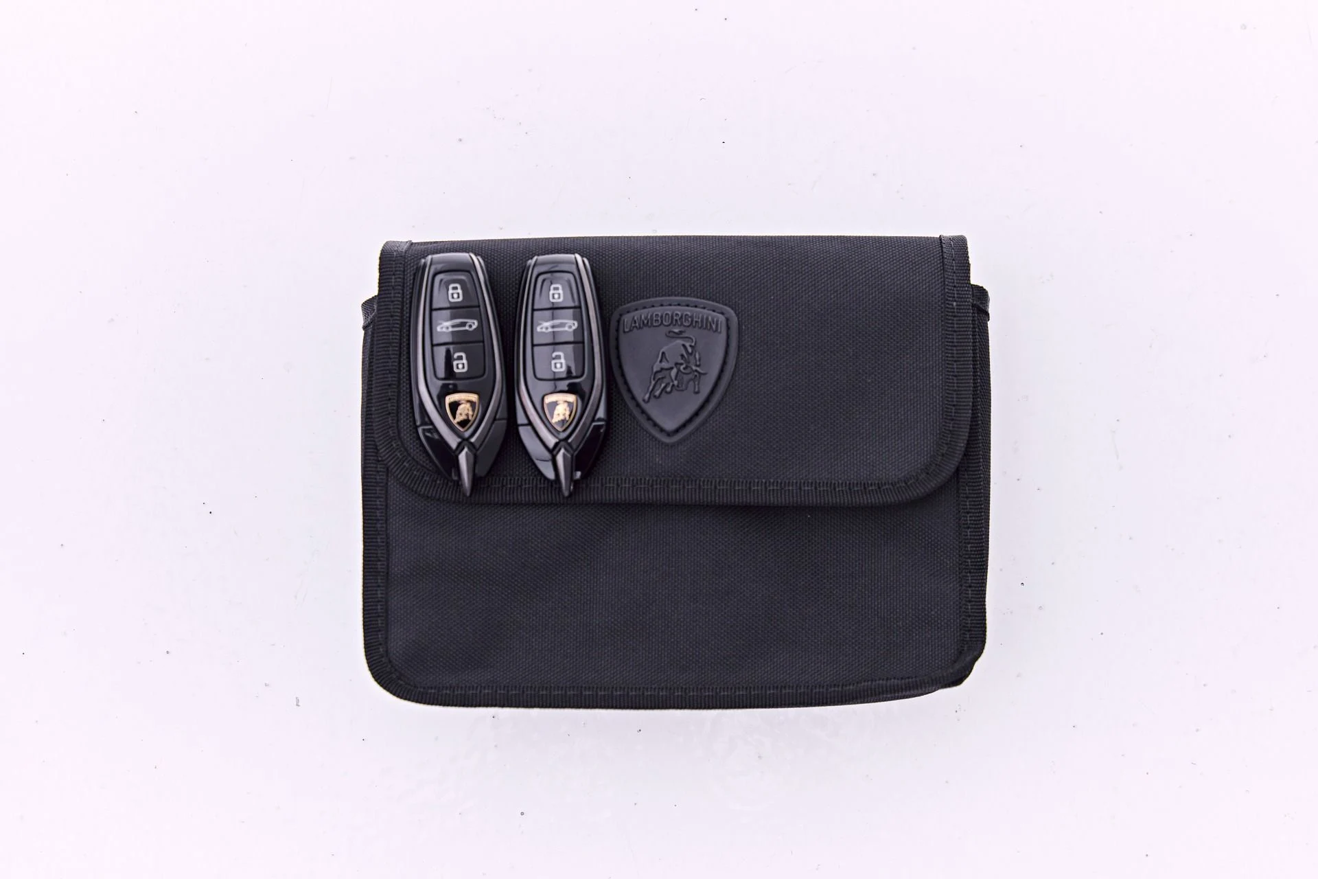 mph092_3633438564_Used_2026_Lamborghini_Revuelto_Base_1782198344_473f1d6dde