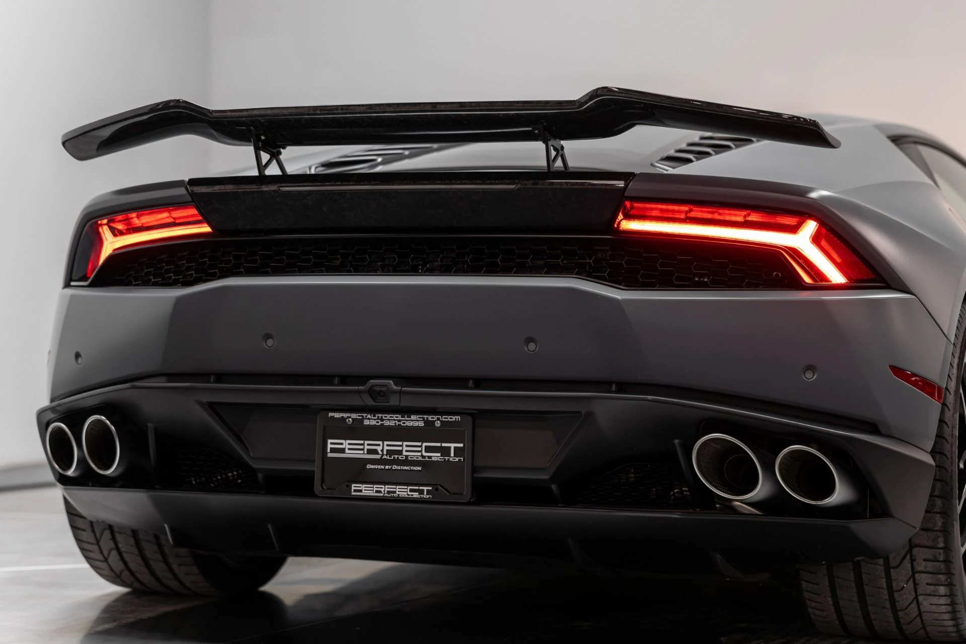 mph092_3669034958_Used_2017_Lamborghini_Huracan_1765410503_8a7305ed53