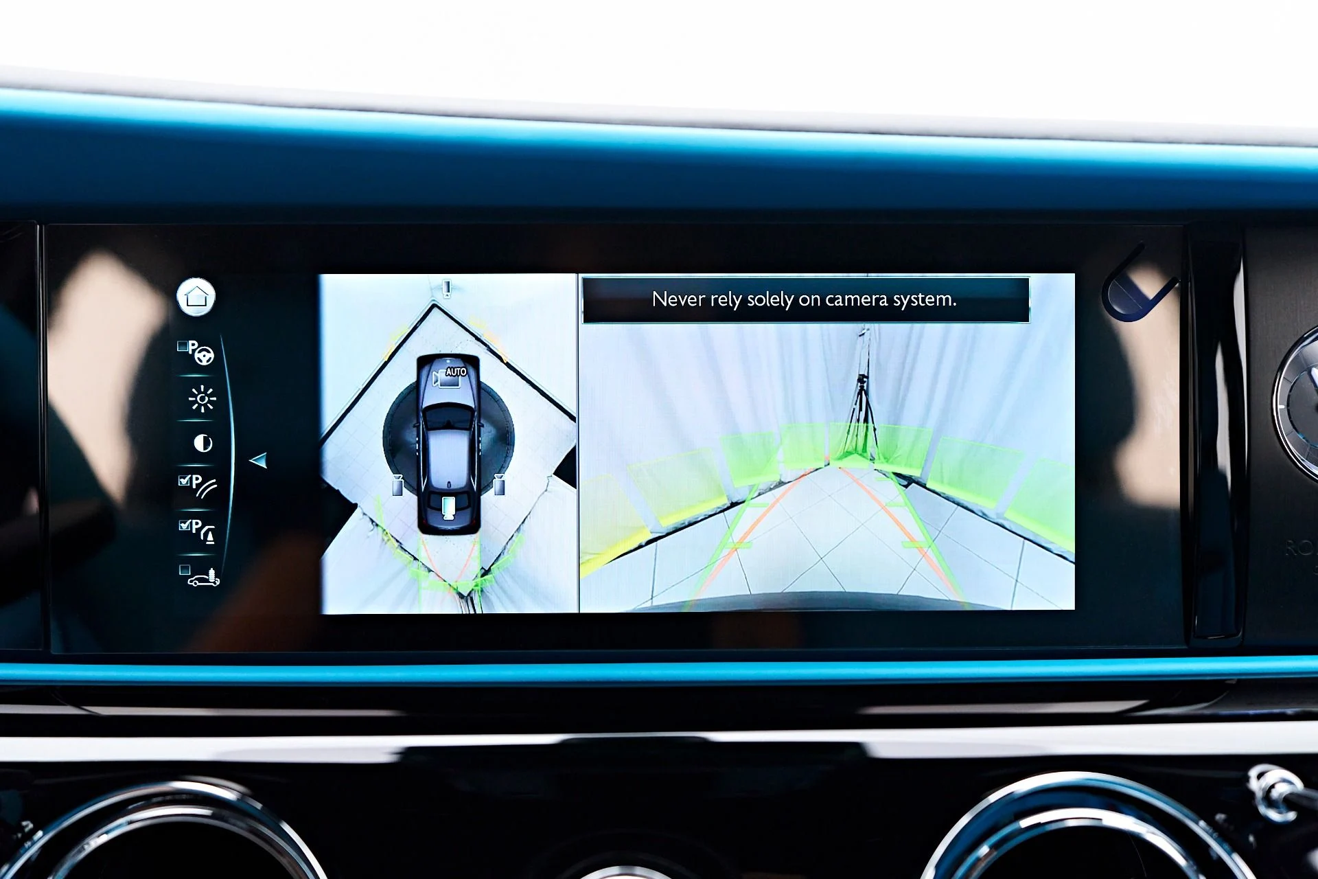 mph092_3775634318_Used_2024_Rolls_Royce_Ghost_Base_1755131984_6d31955dca