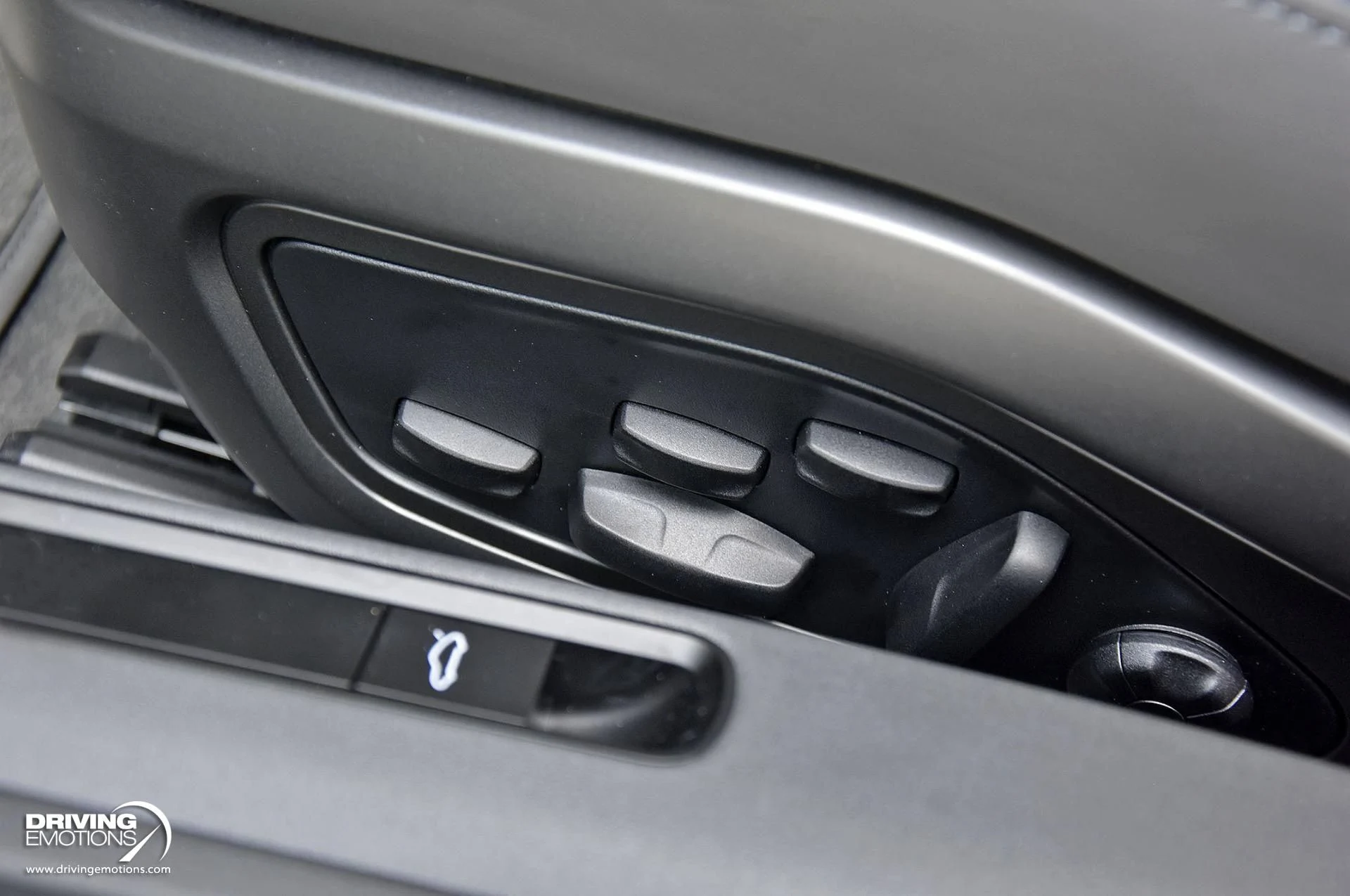 mph092_4194975789_898_p93_l_e69e8478d9