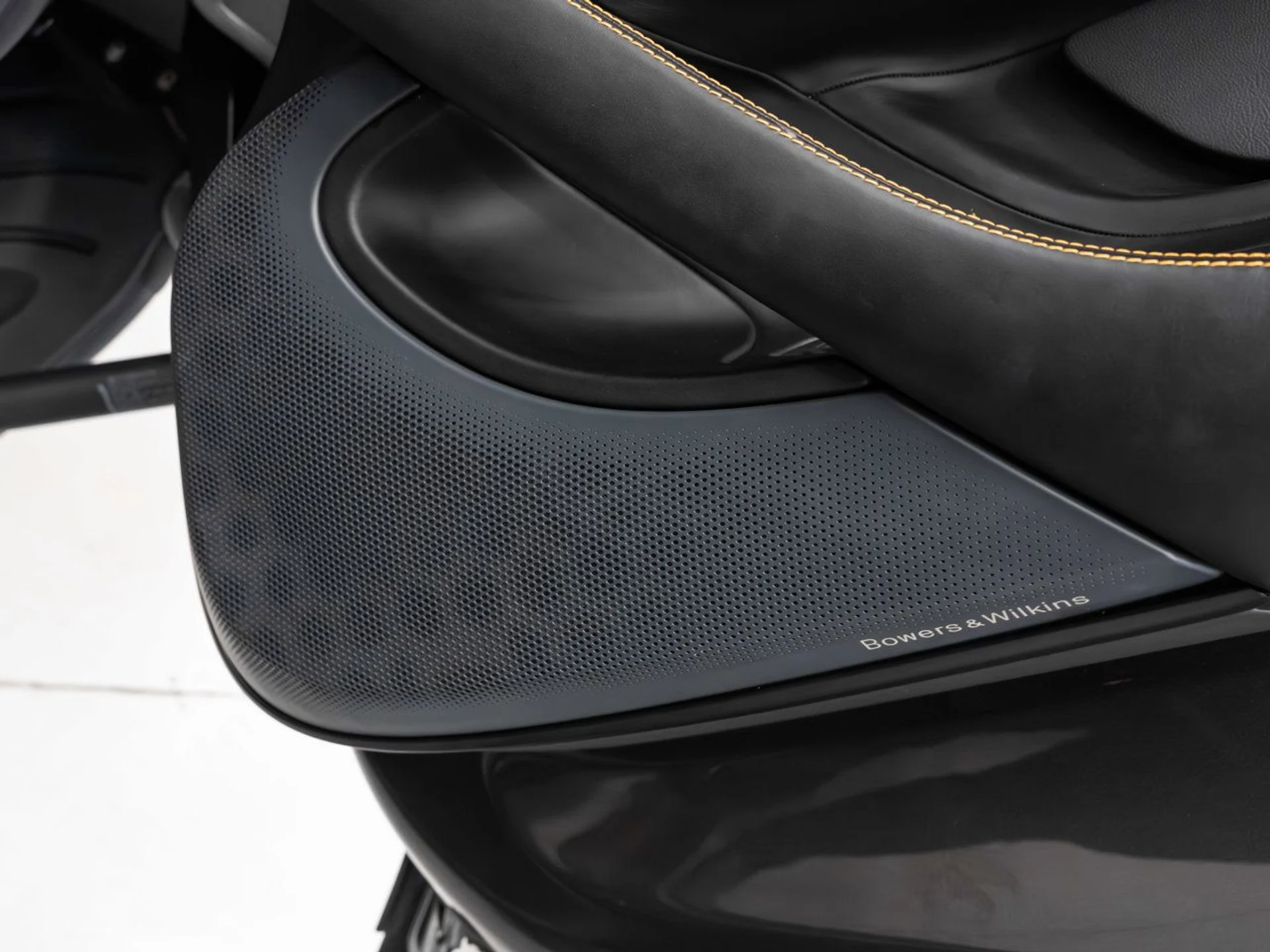 mph092_4270282370_mclaren_570s_2018_e96bd3ec7e