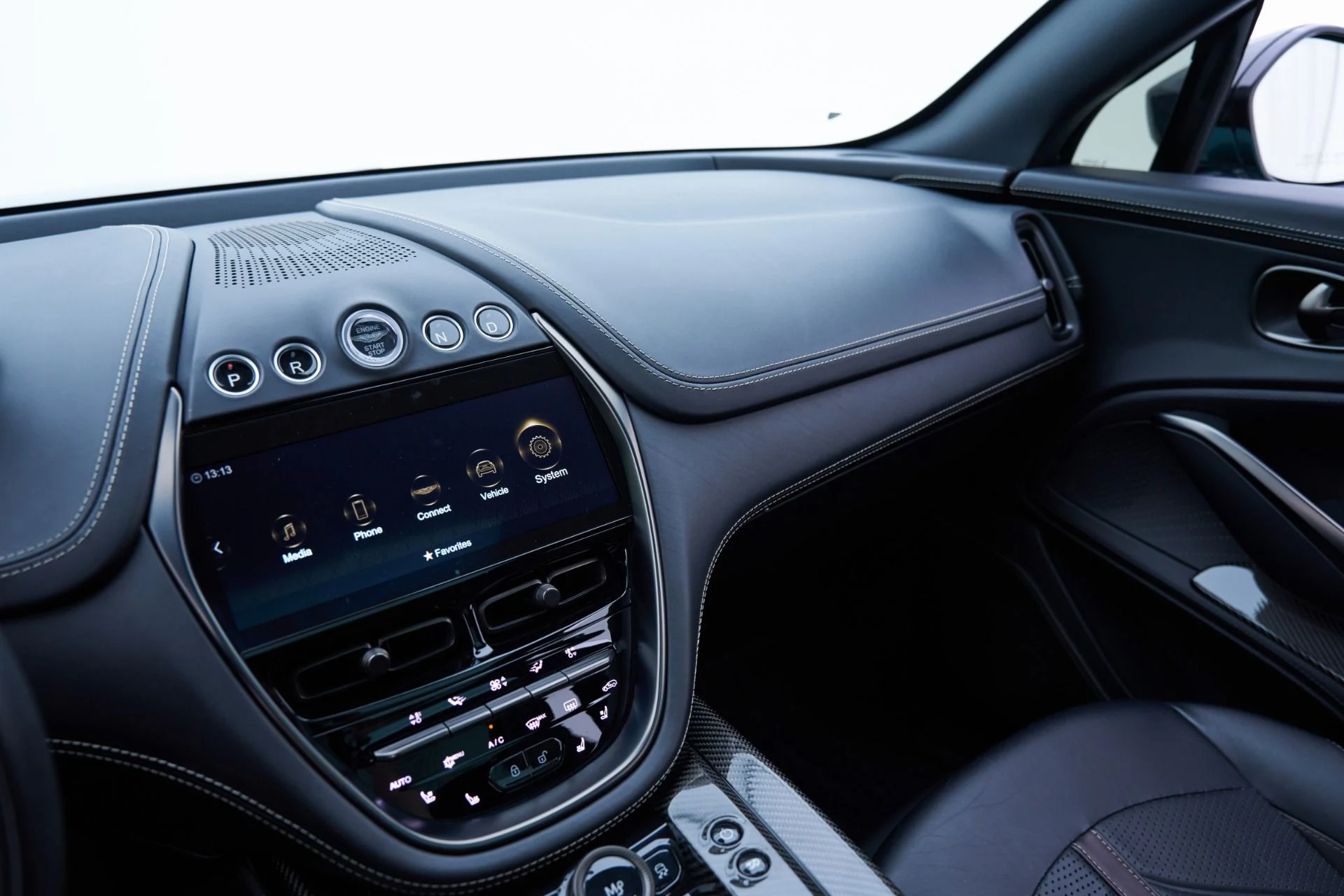 mph092_441452326_Used_2024_Aston_Martin_DBX_707_1793218303_34ea12911a
