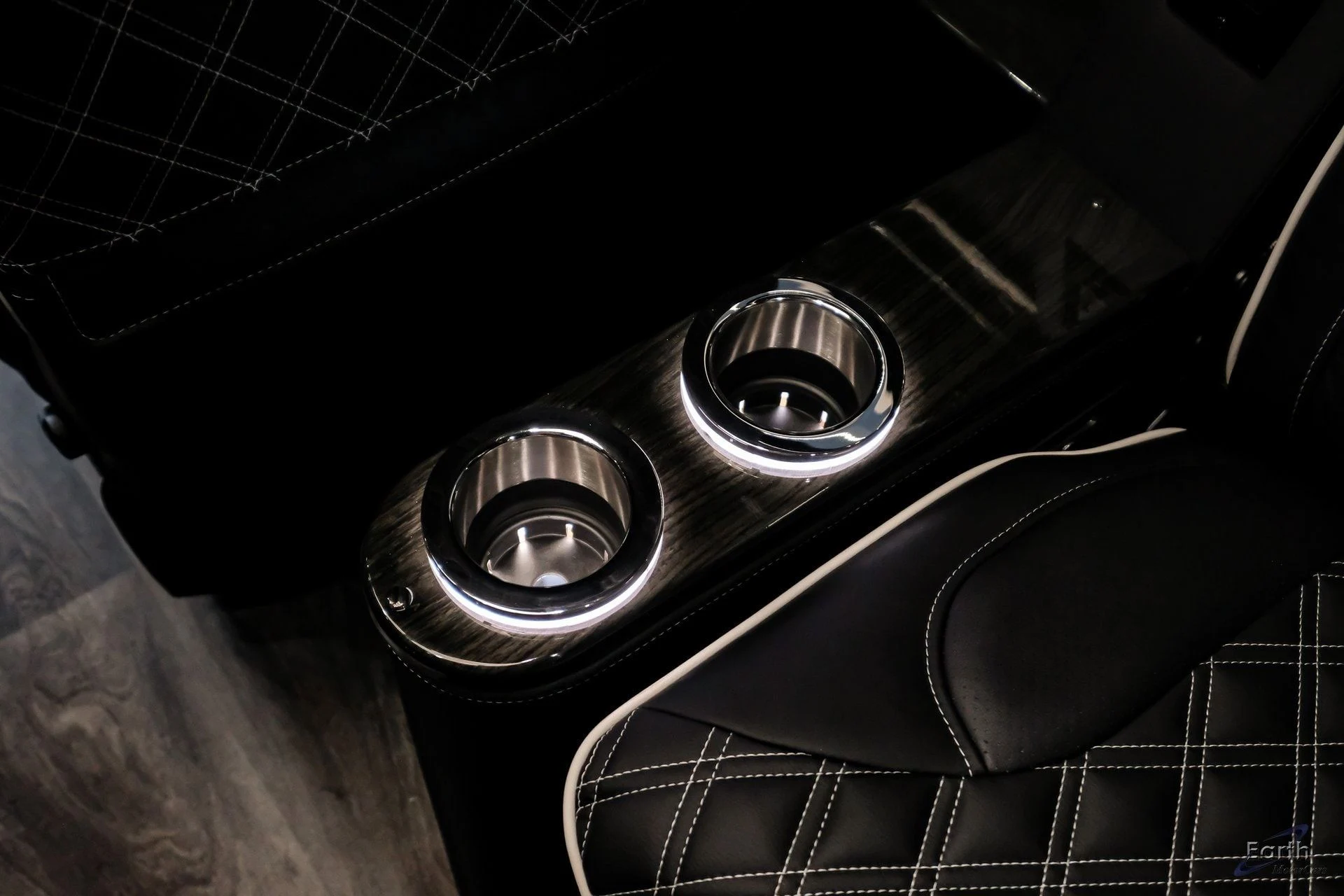 mph092_451495656_86f347e25cc394d6edd8ccf6bfa536a5x_a9497fff53