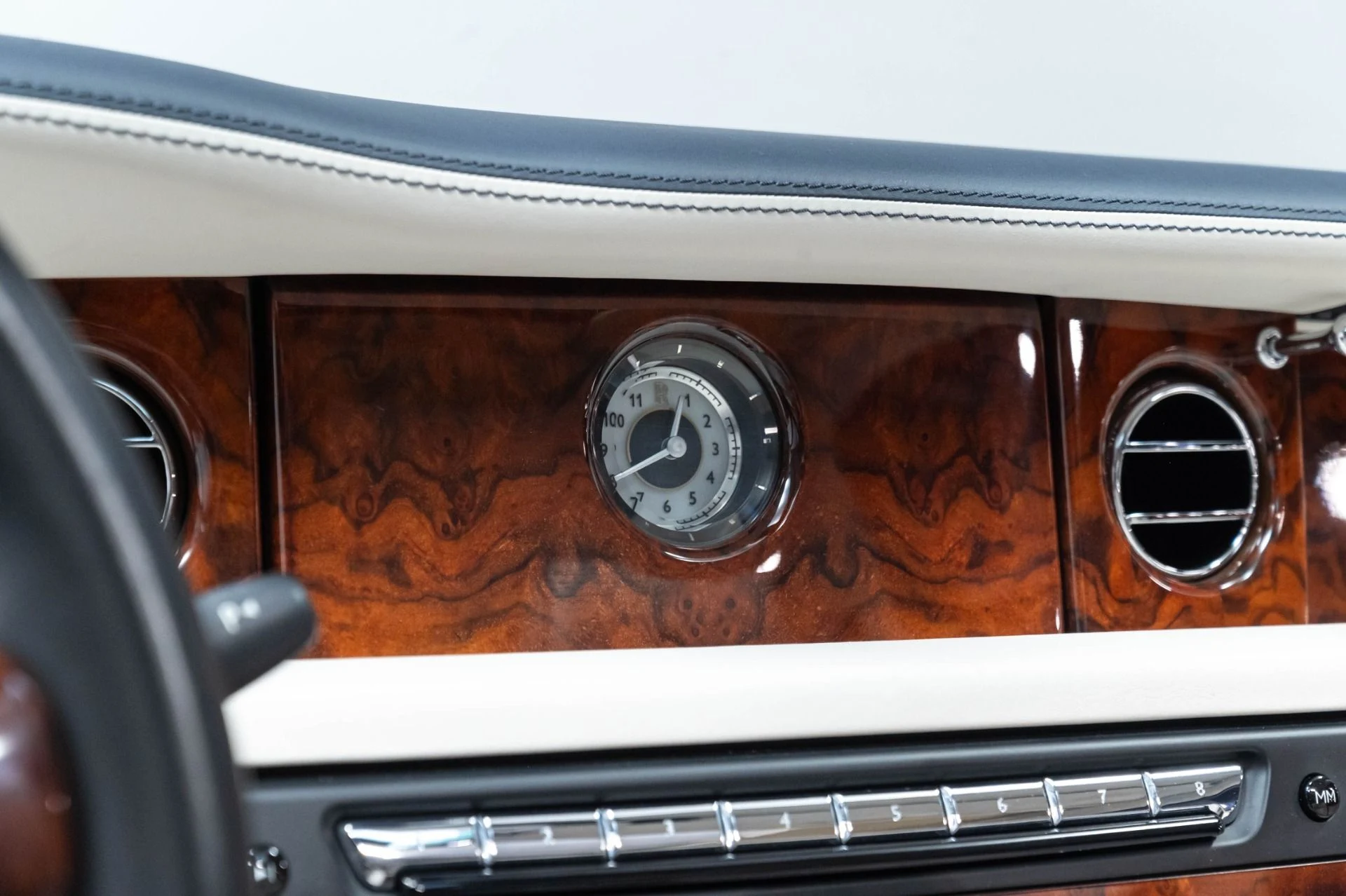 mph092_466318180_Used_2013_Rolls_Royce_Phantom_1784226914_8b35f39980