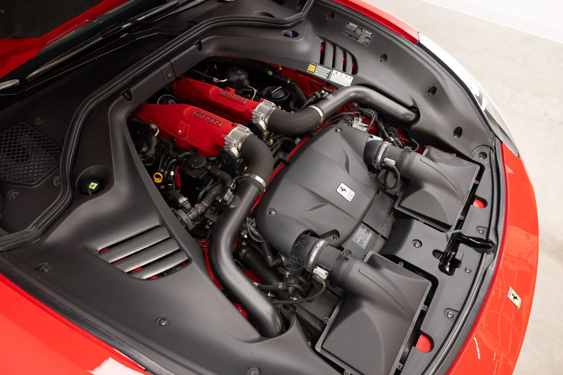 mph092_779977264_Used_2017_Ferrari_California_T_1784583649_ba88f4119e