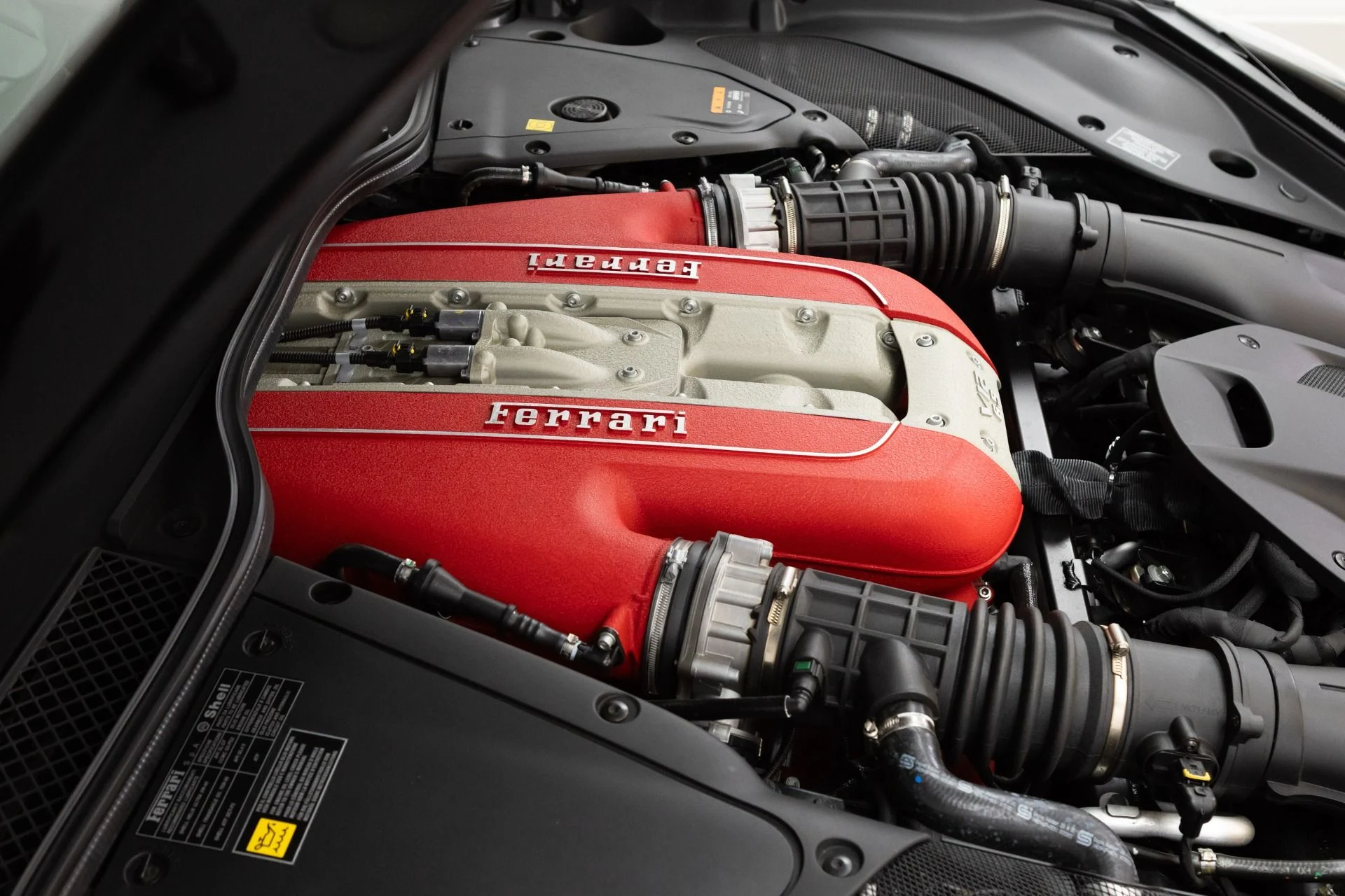 mph093_1043631739_Used_2021_Ferrari_812_GTS_1778696353_c3c727153b