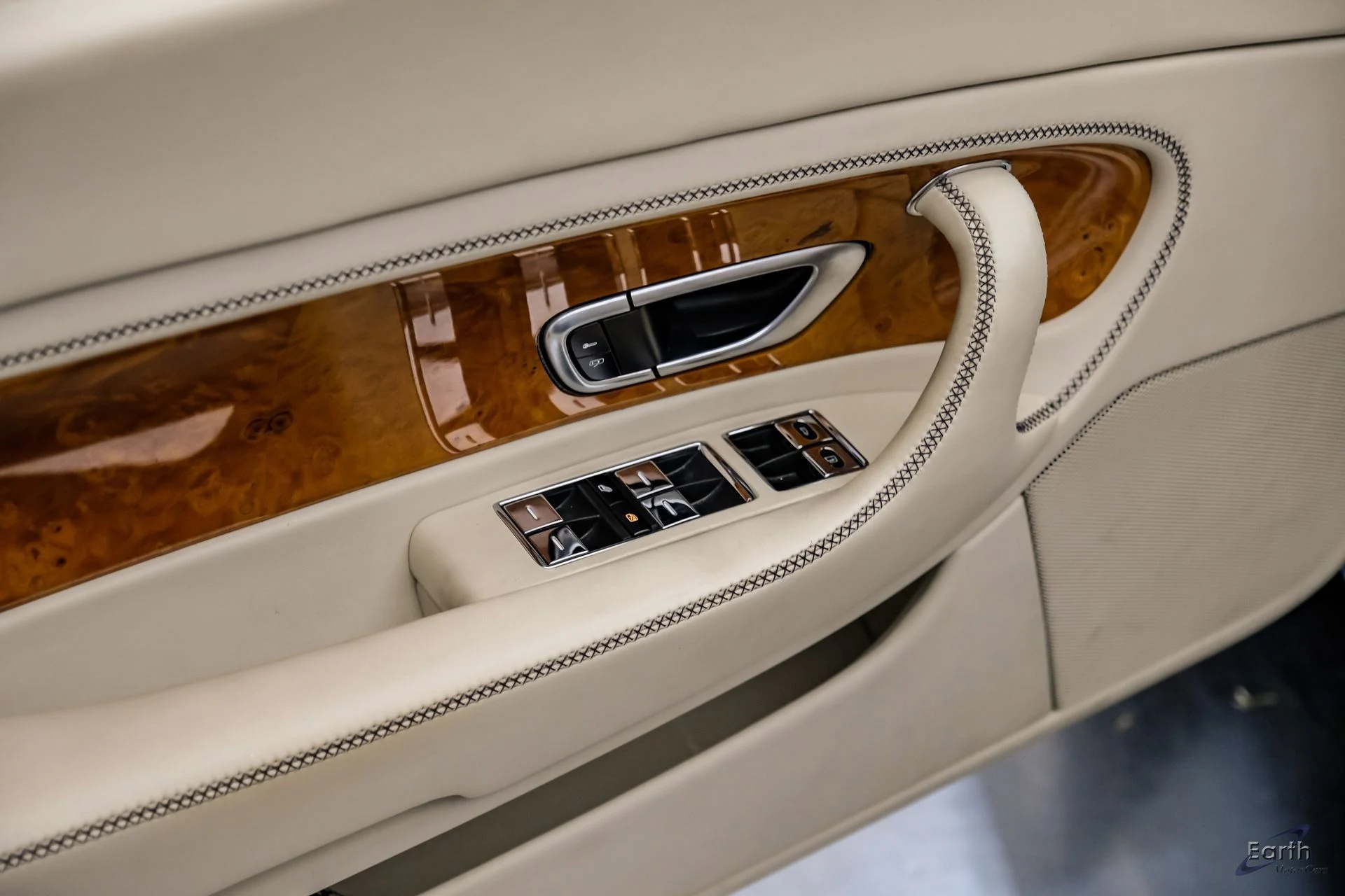 mph093_1066761496_544a1e5cd9d01edd1455833cbd095acex_ef3e594a37