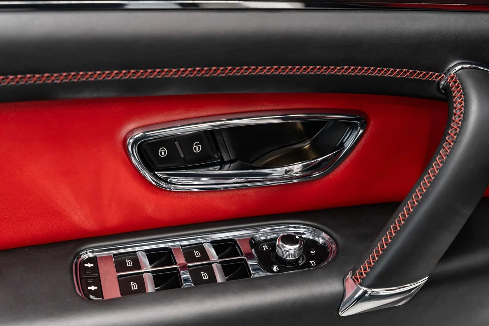 mph093_1195898533_bentley_bentayga_2019_708ebce2d8