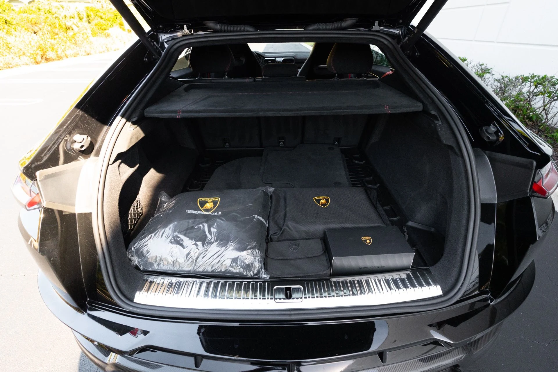 mph093_1411440823_Used_2024_Lamborghini_Urus_Performante_1770940170_ff789df00e