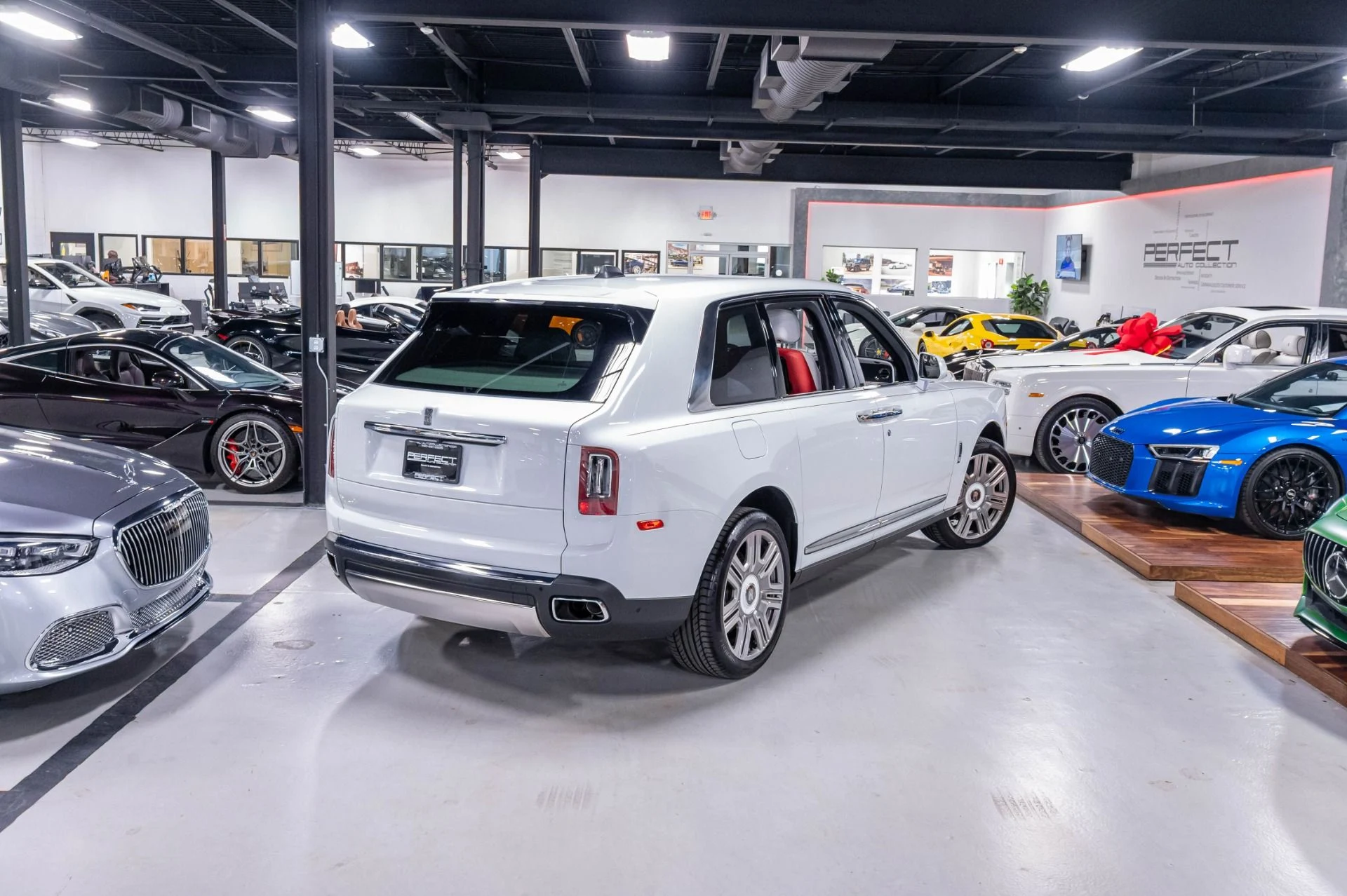 mph093_148484604_Used_2023_Rolls_Royce_Cullinan_Base_1784654750_170bcc1a22