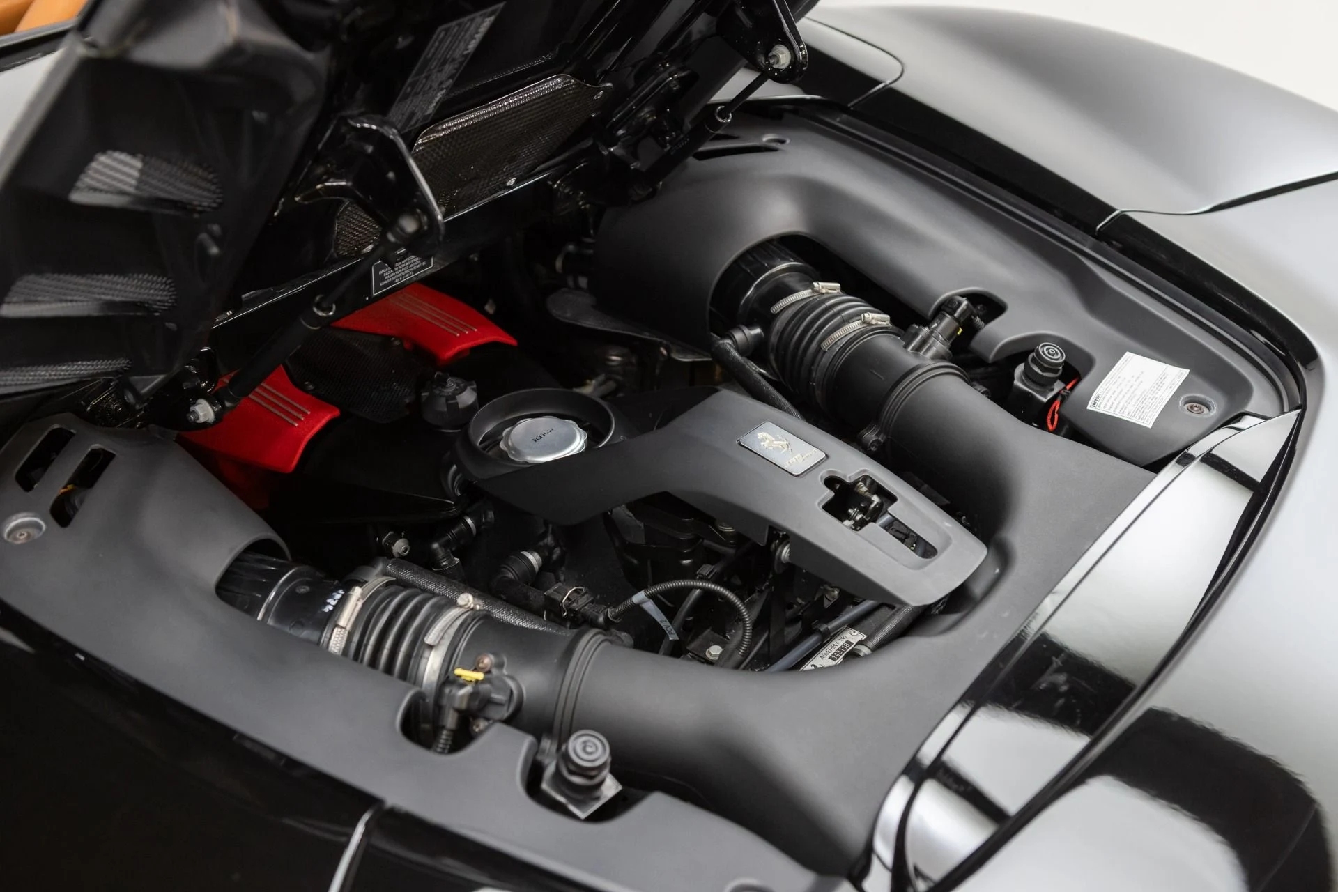 mph093_1932595858_Used_2017_Ferrari_488_Spider_1774969819_0b4cead21b