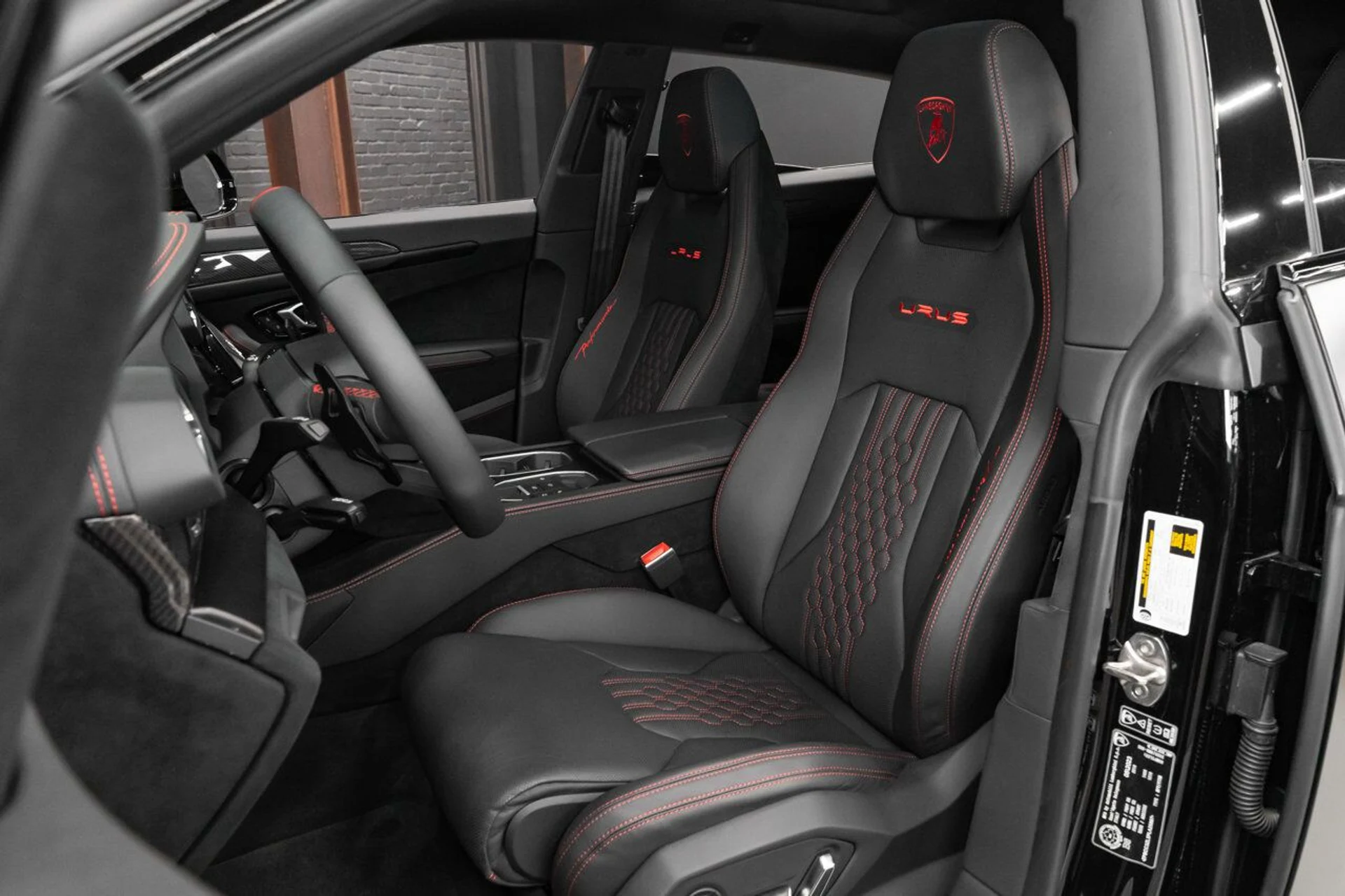 mph093_2006003881_lamborghini_urus_2023_7b2f286947