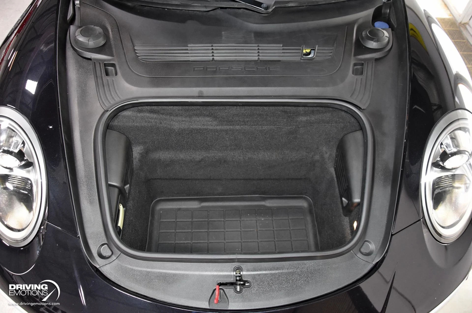 mph093_2054135973_868_p94_l_b66171a560