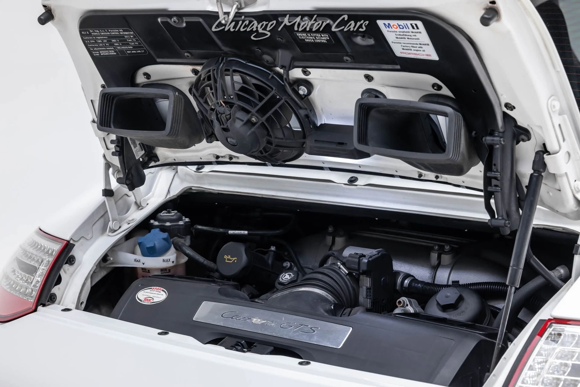 mph093_2140875642_12724_p94_l_ee204d7272