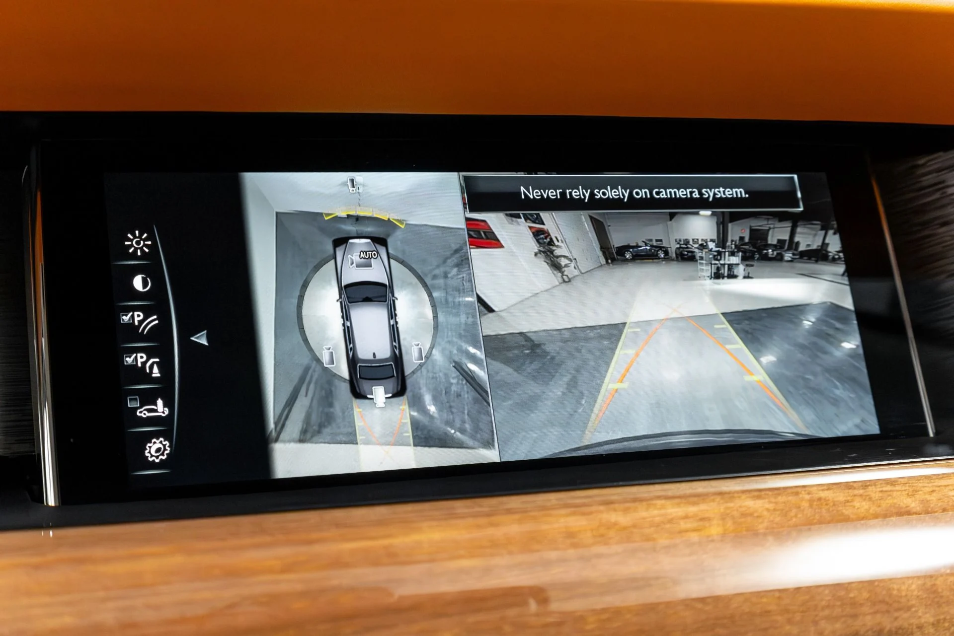 mph093_2231683521_Used_2019_Rolls_Royce_Phantom_1770350910_59cf9199fe