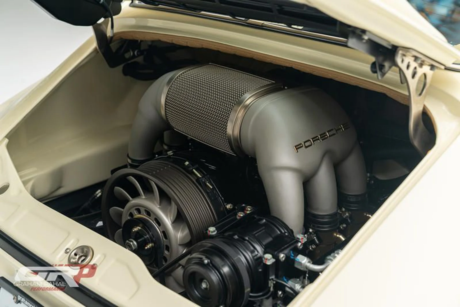 mph093_2341736550_6351_ADE_0_21_AF_481_C_82_B4_CEA_5_A7_CEDE_44_00d5af3011