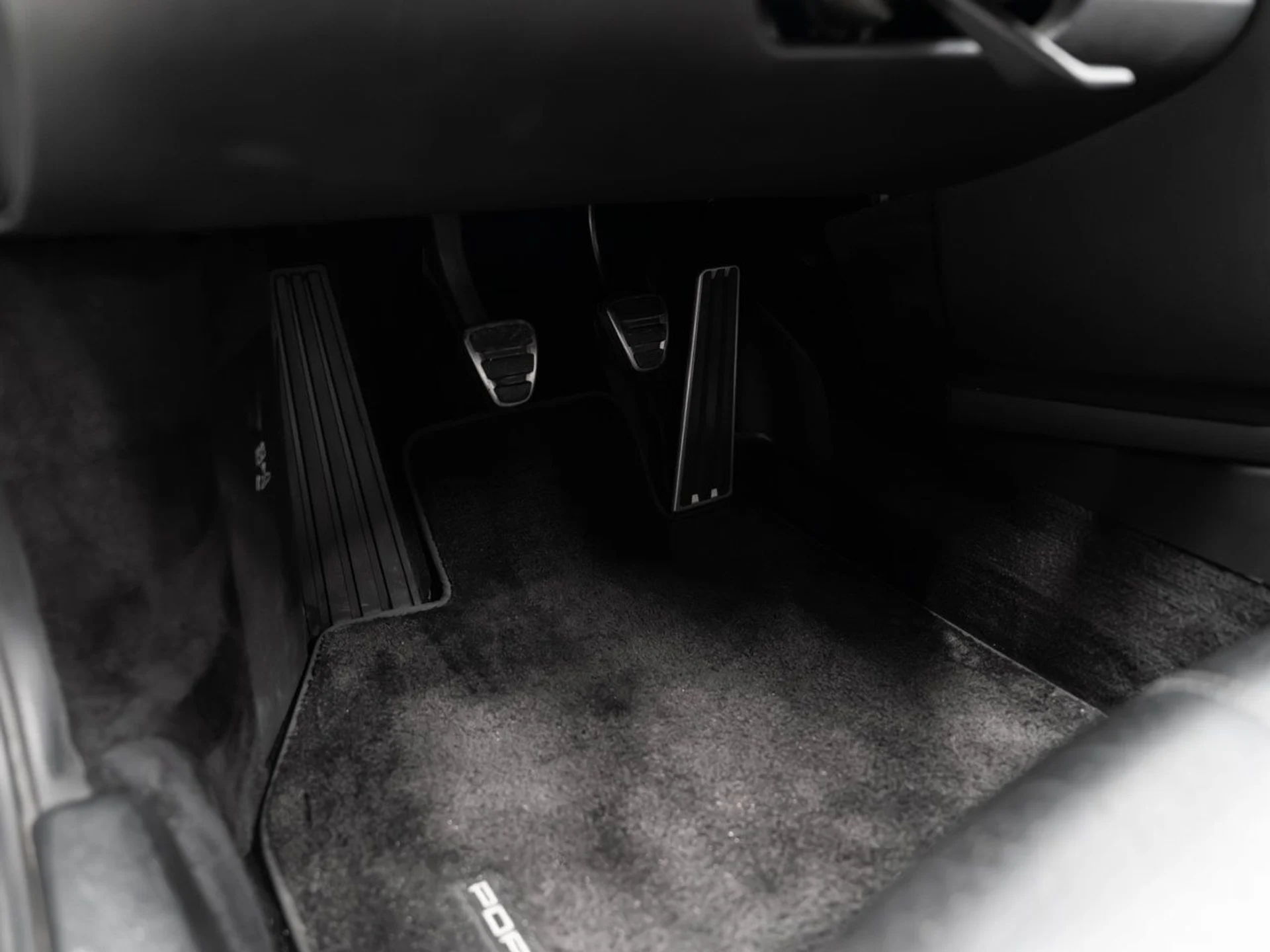 mph093_2379543343_porsche_911_2006_c56965b5d0