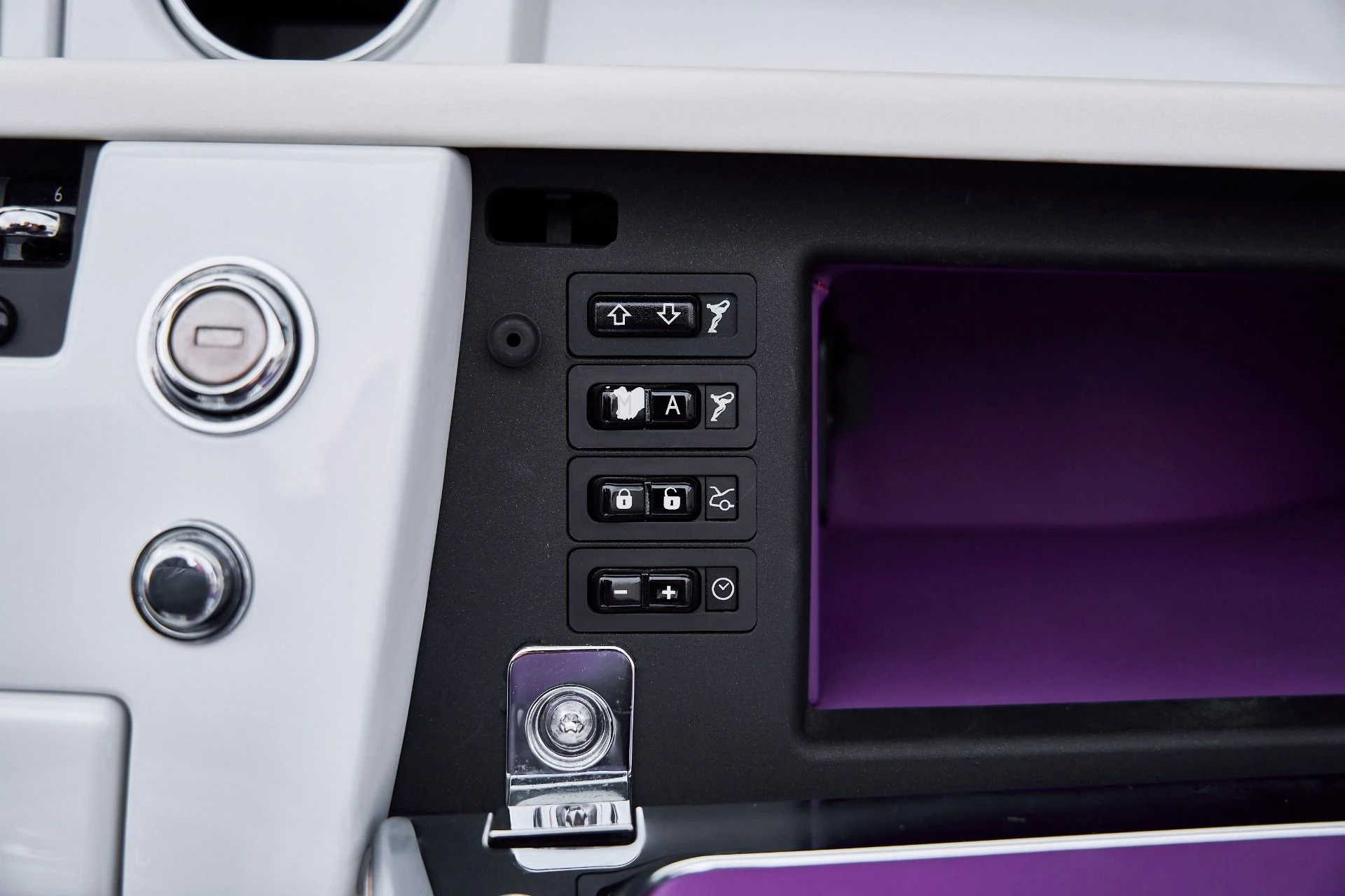 mph093_2602821512_Used_2008_Rolls_Royce_Phantom_Drophead_Coupe_Base_1769136145_9b5f63c0b9