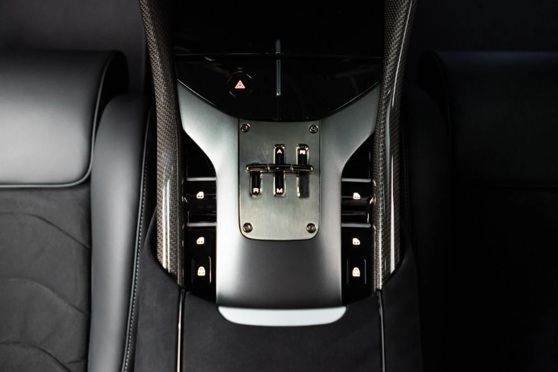 mph093_2652983304_Used_2025_Ferrari_Purosangue_1766002020_5920a4eede