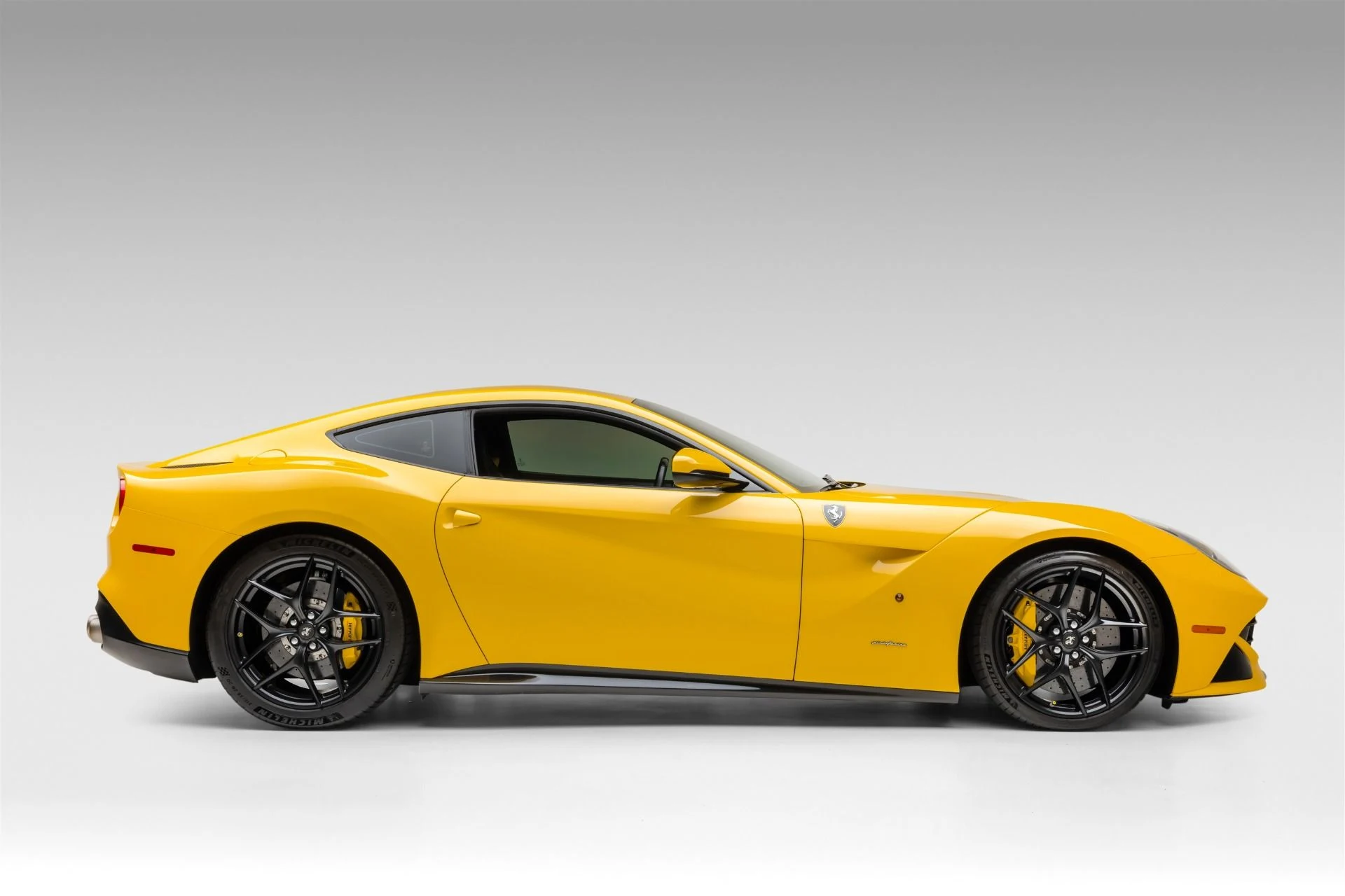 mph093_2679022691_Used_2014_Ferrari_F12berlinetta_1766171664_dd48b5abae