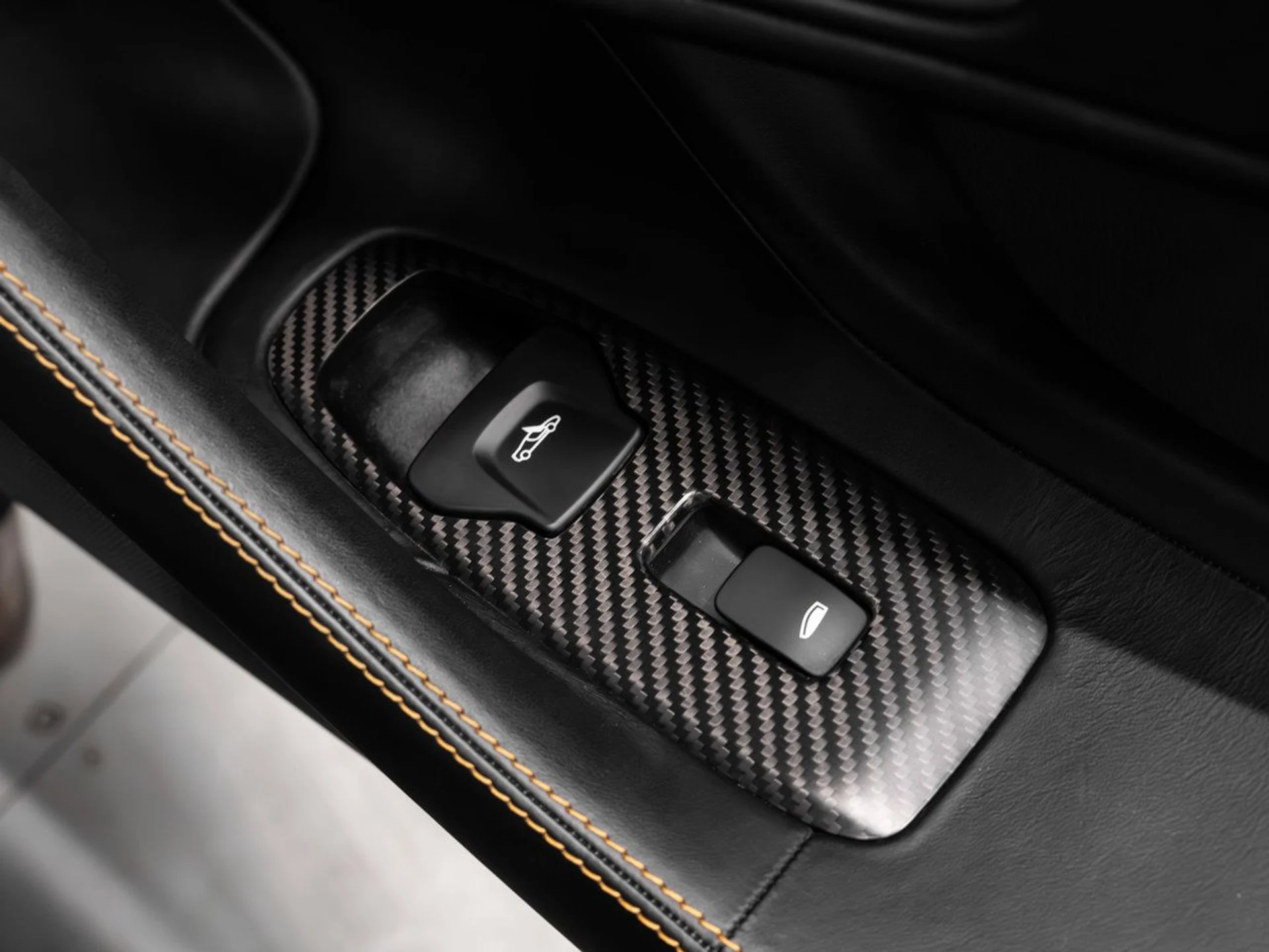 mph093_2704884114_mclaren_570s_2018_fff1f93a9e