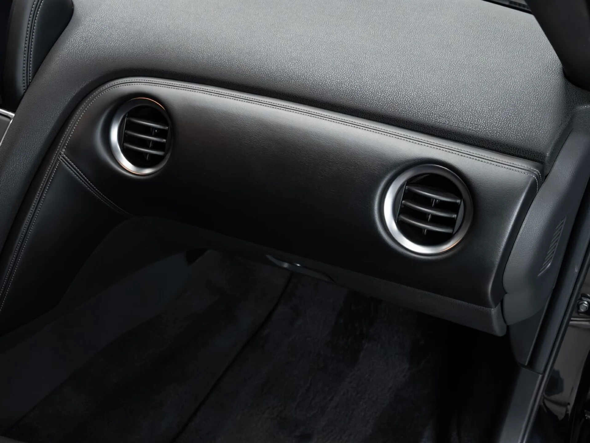 mph093_3081200595_nissan_gt_r_2009_17e9a9377c