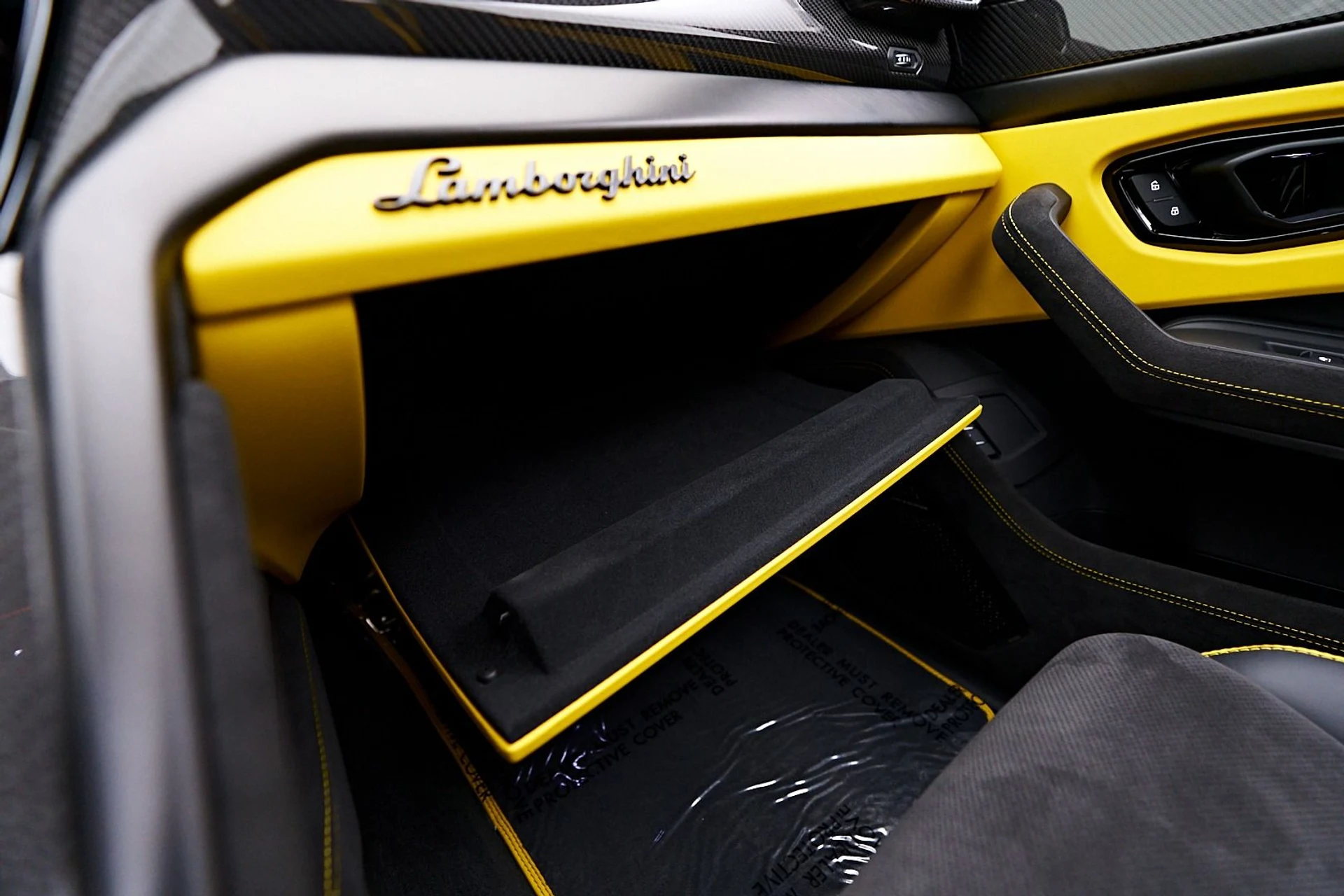 mph093_3172522863_Used_2024_Lamborghini_Urus_S_1745111539_01b92247a0