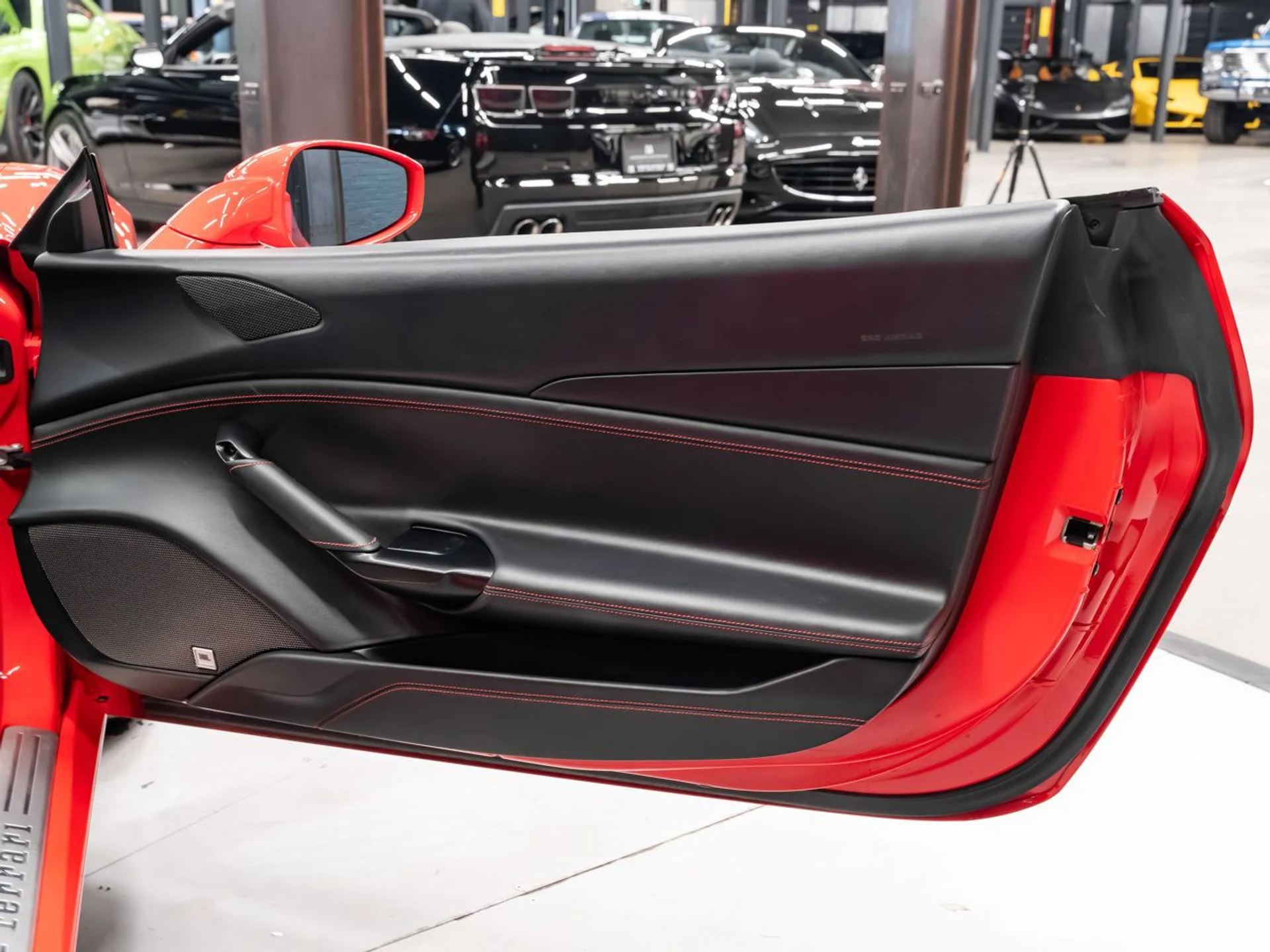 mph093_3485388009_ferrari_488_gtb_2017_4ee5a8d8d4