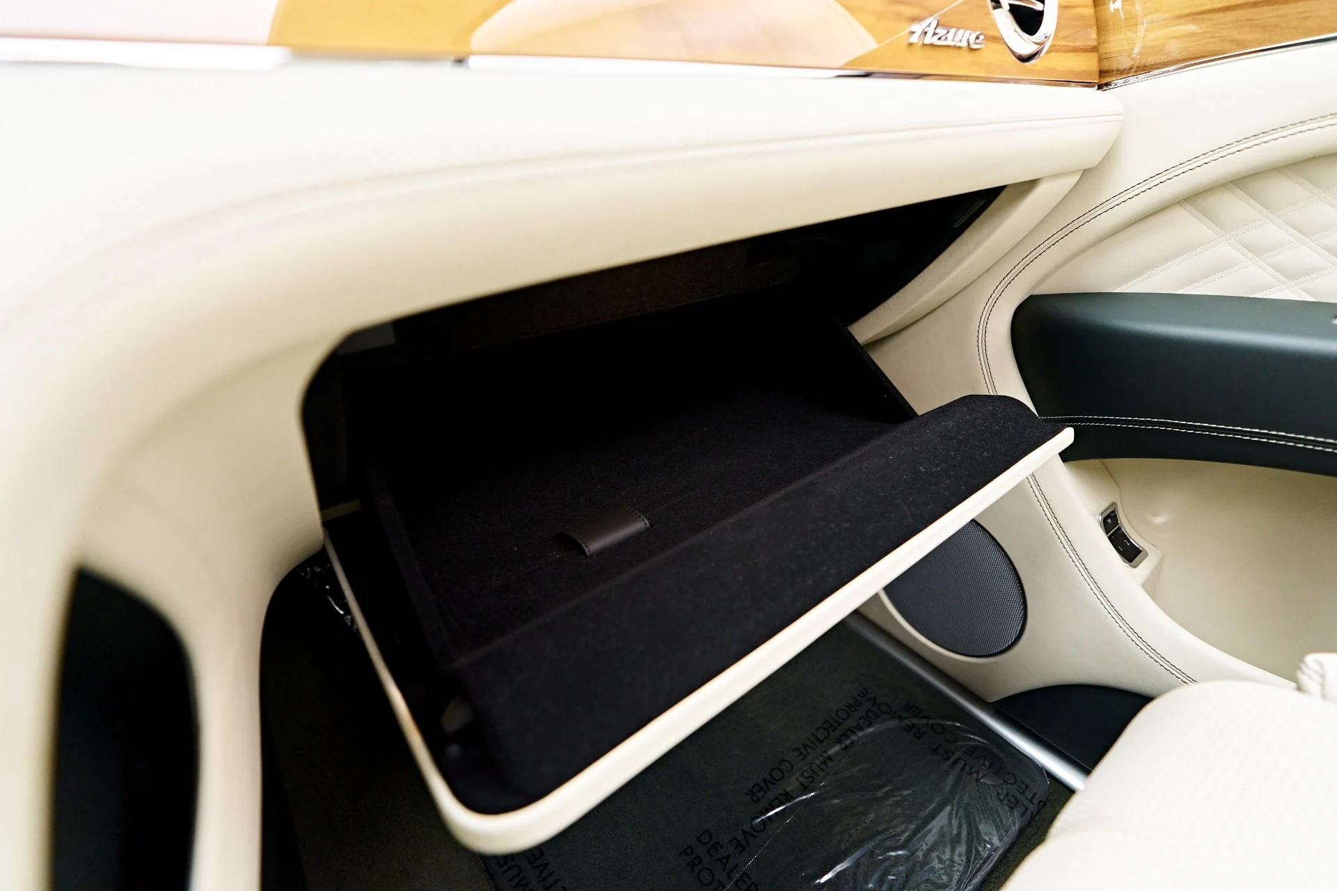 mph093_3561835042_Used_2023_Bentley_Bentayga_EWB_1754782548_f3980b18dc