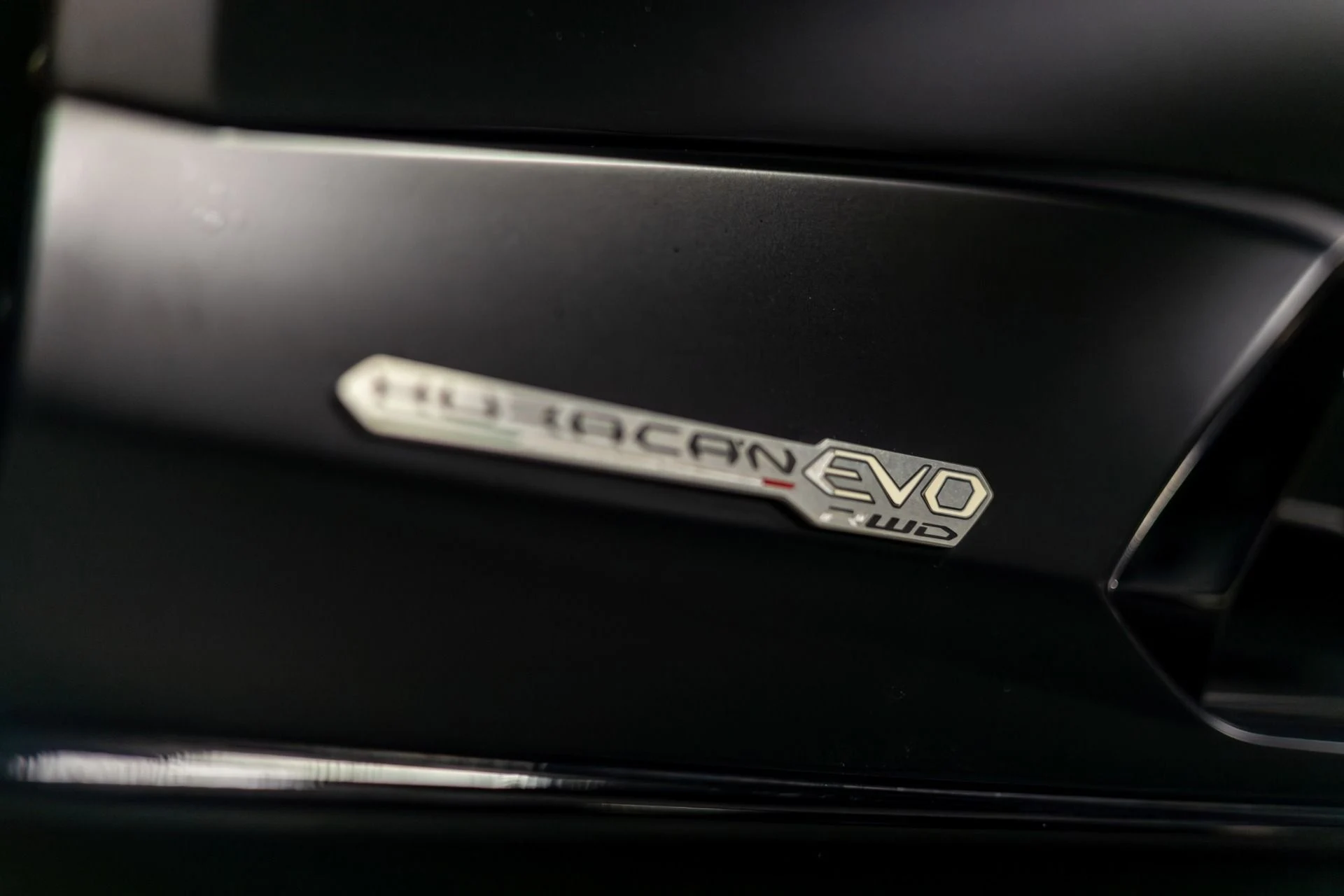 mph093_3741938544_Used_2021_Lamborghini_Huracan_EVO_1773475781_c2e670f24b