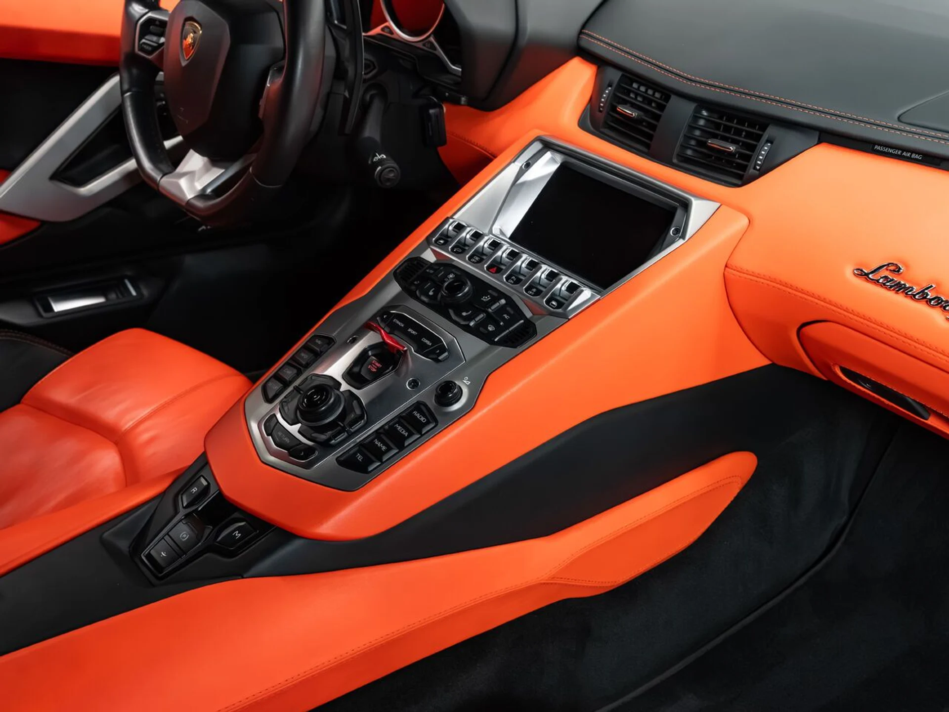 mph093_4194723128_lamborghini_aventador_2015_7927c47fa8