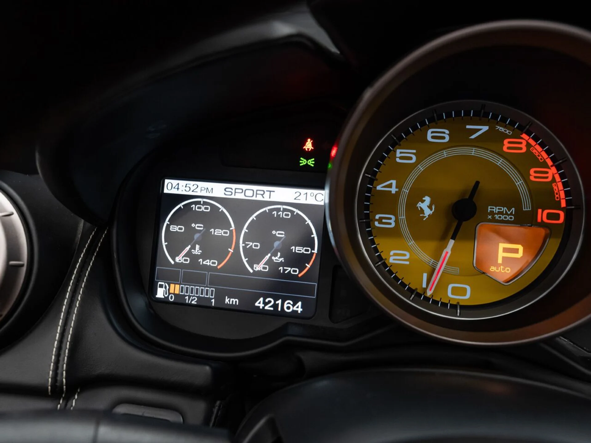 mph093_477423578_ferrari_california_2011_d04e92e263